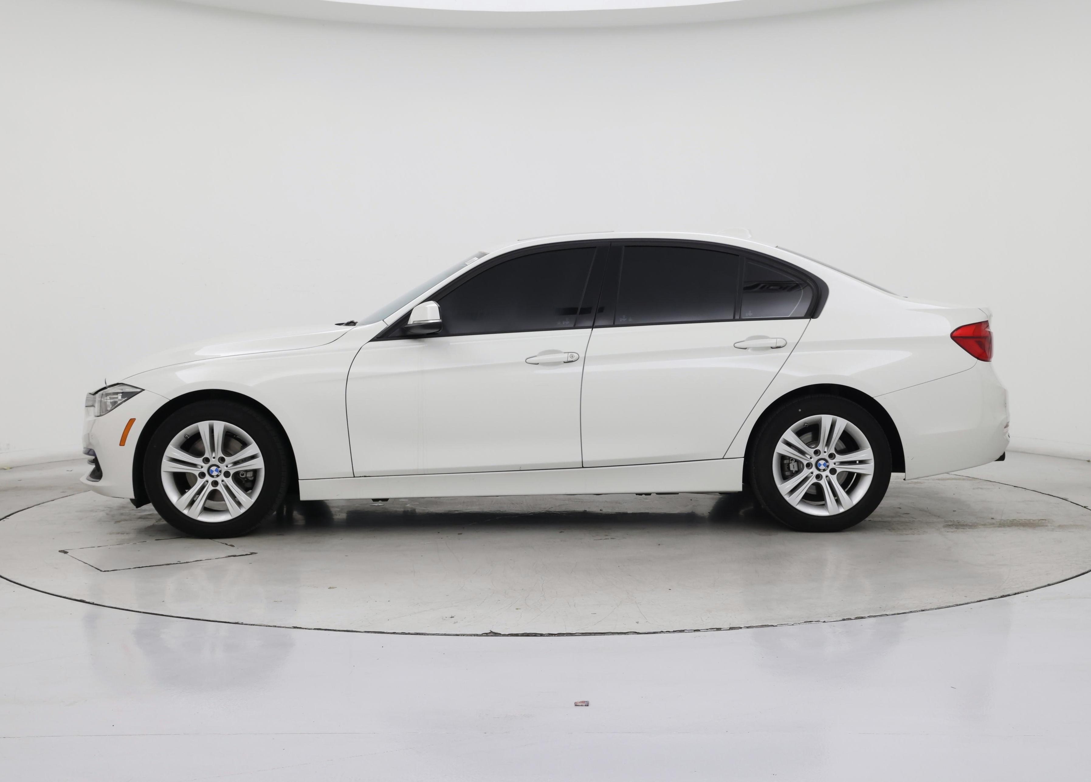 Thumbnail: 2016 BMW 3 Series - 3