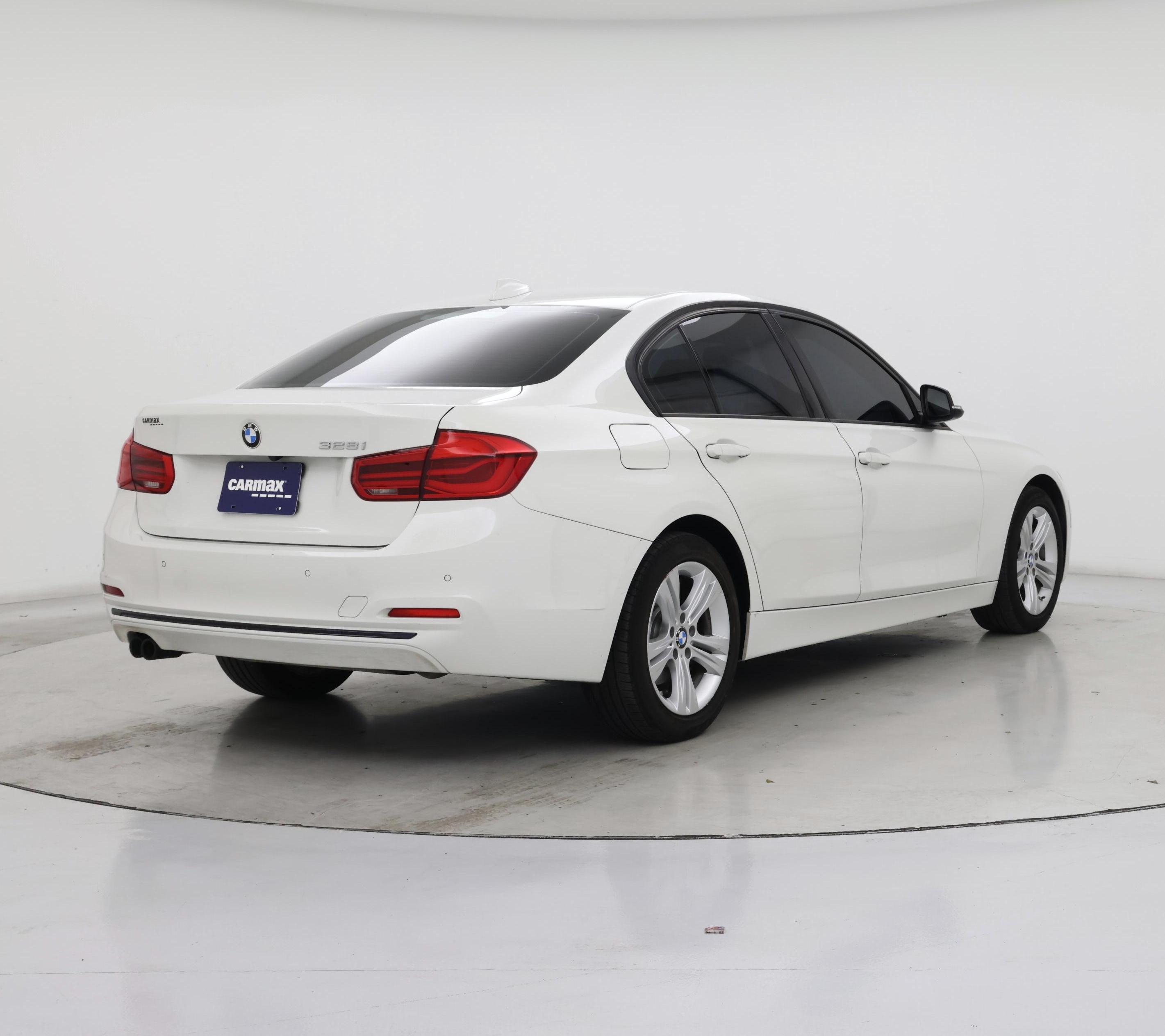 Thumbnail: 2016 BMW 3 Series - 8