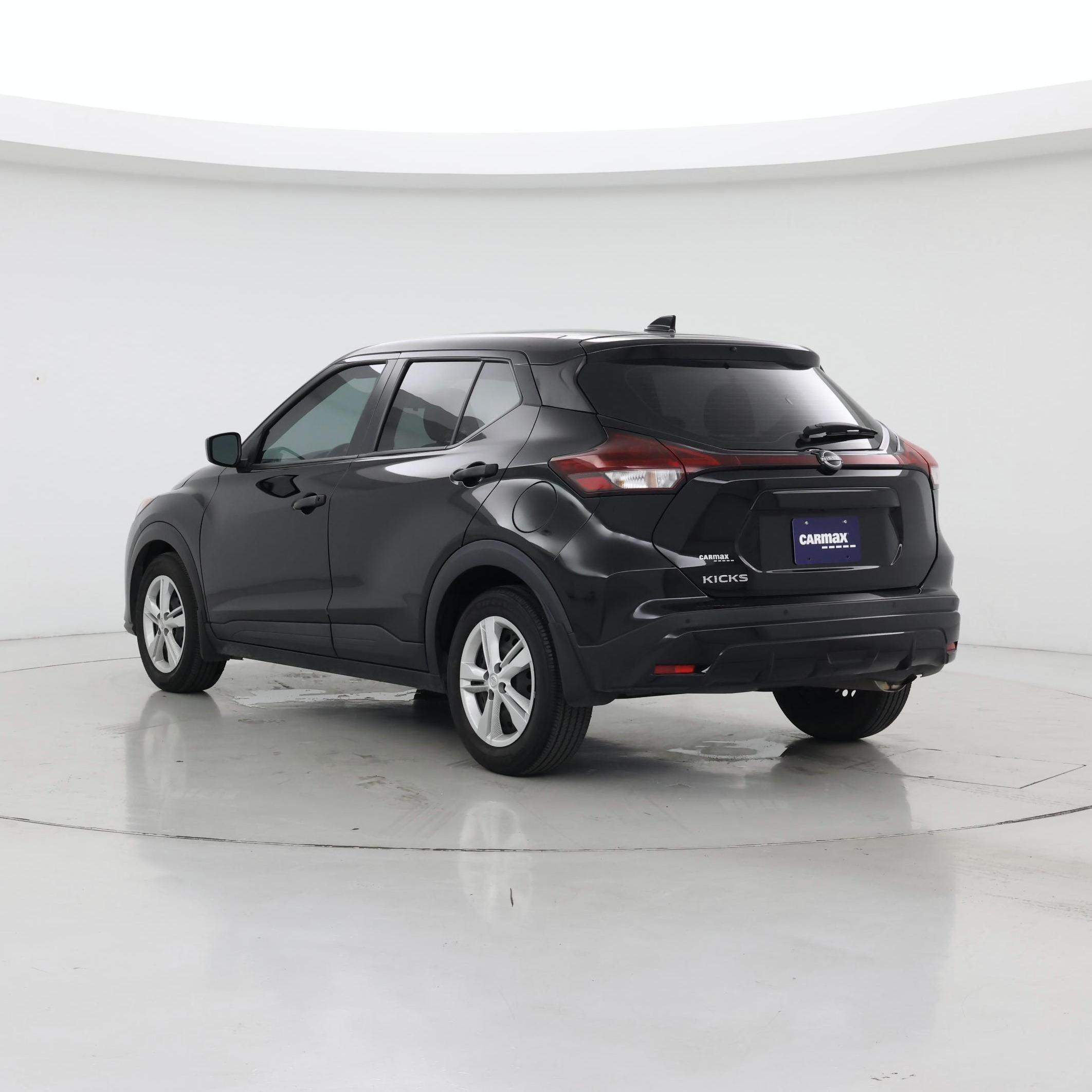 Thumbnail: 2023 Nissan Kicks - 2