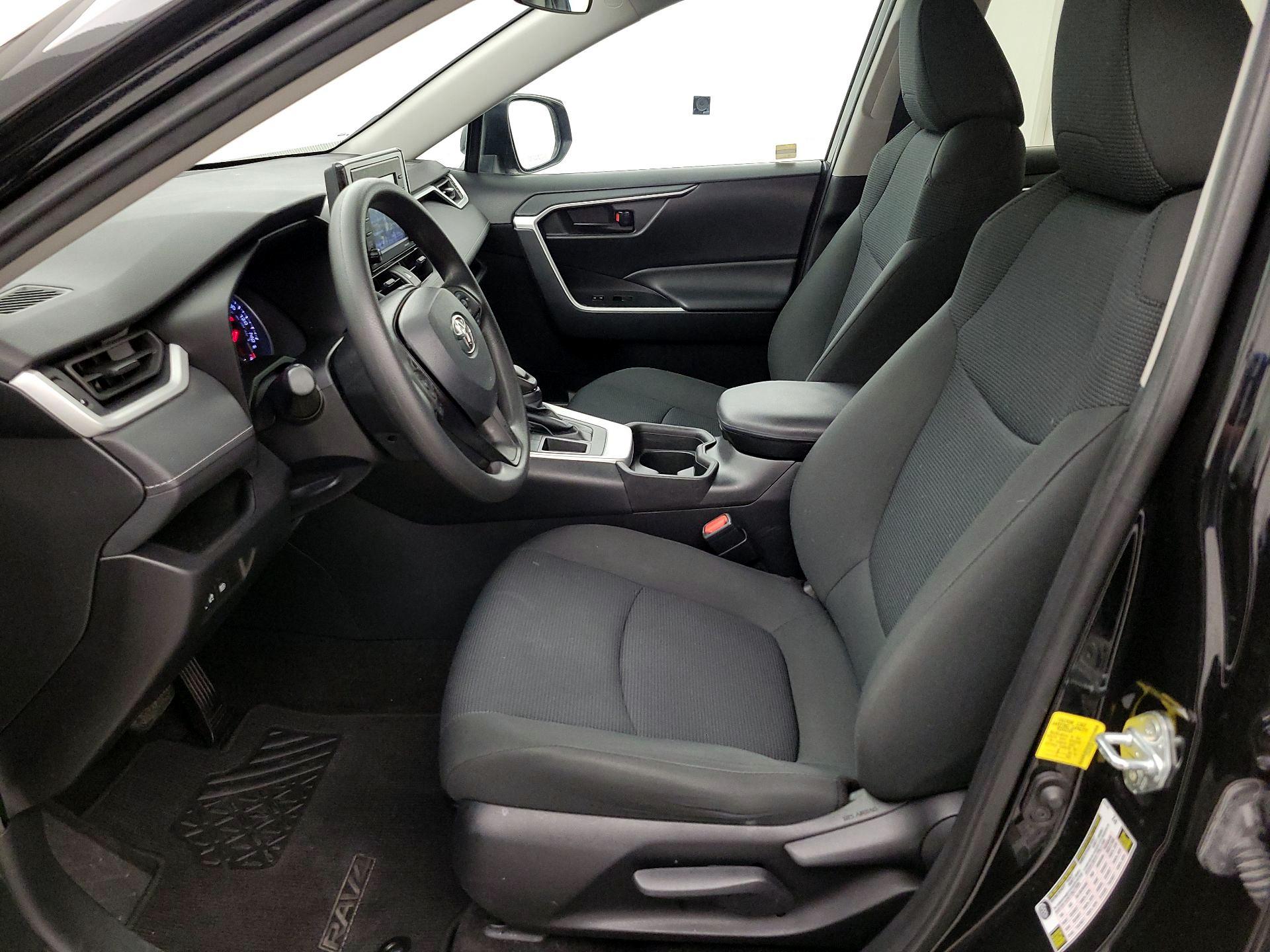 Thumbnail: 2021 Toyota RAV4 - 11