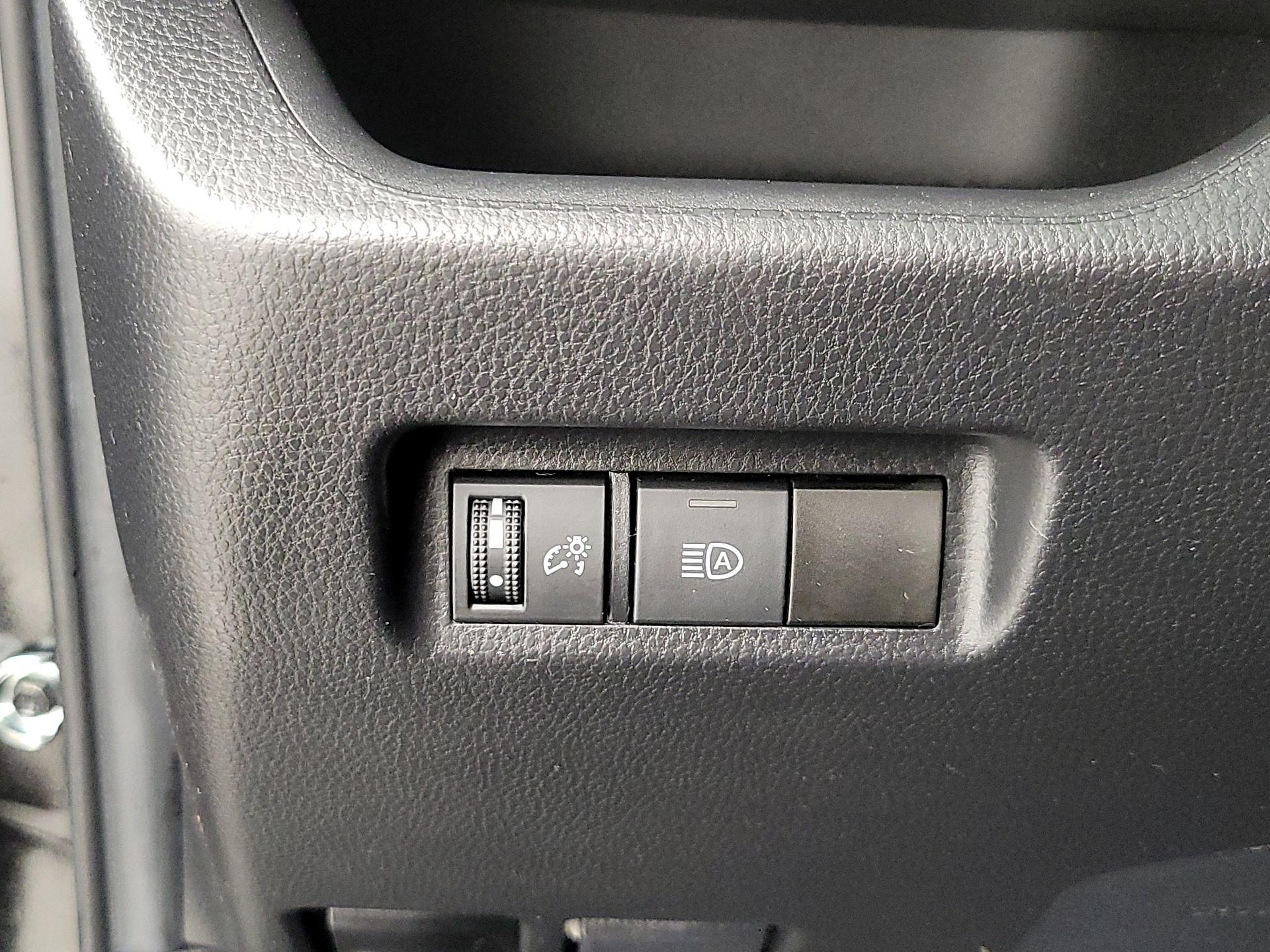 Thumbnail: 2021 Toyota RAV4 - 13