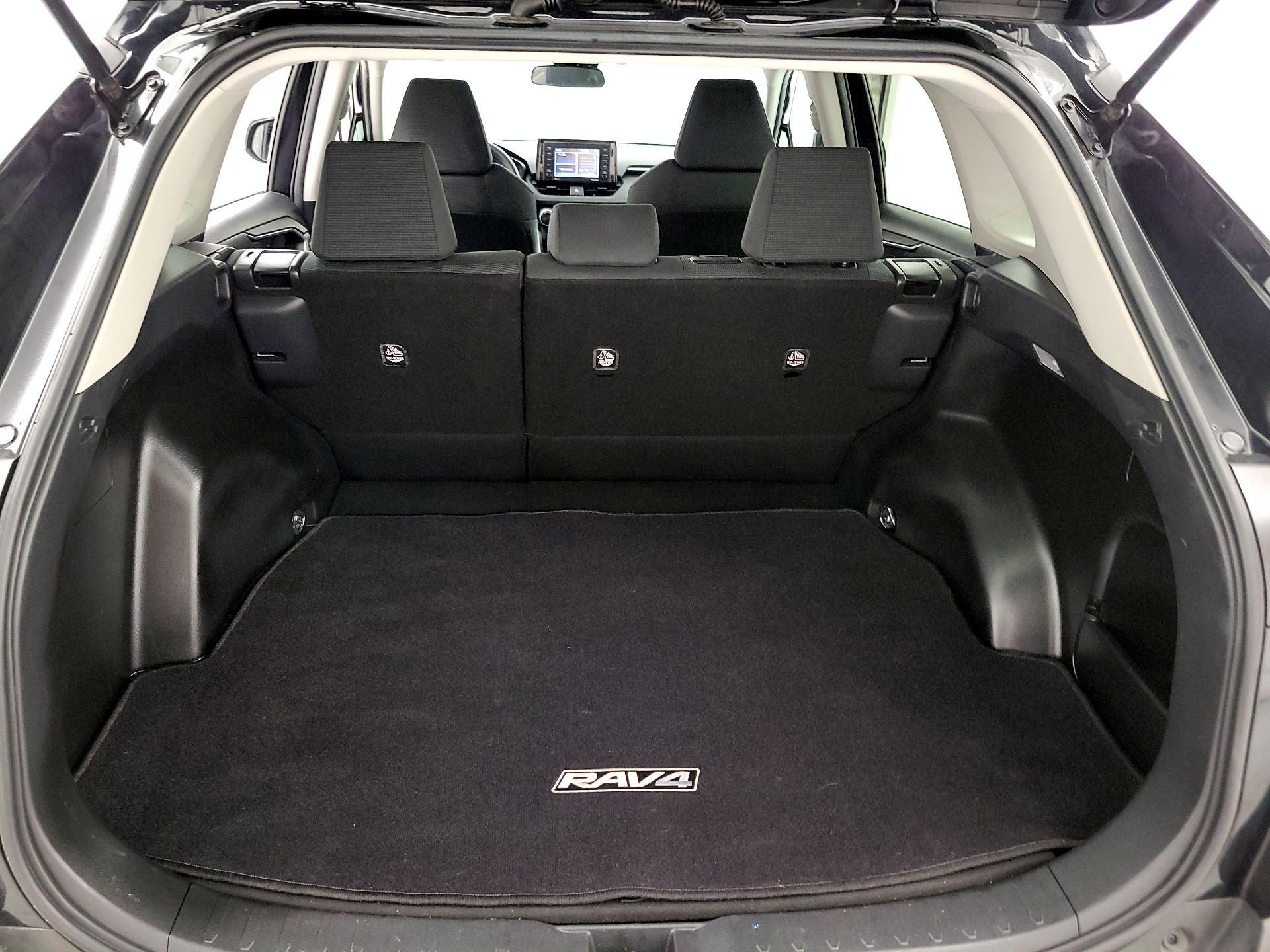 Thumbnail: 2021 Toyota RAV4 - 20