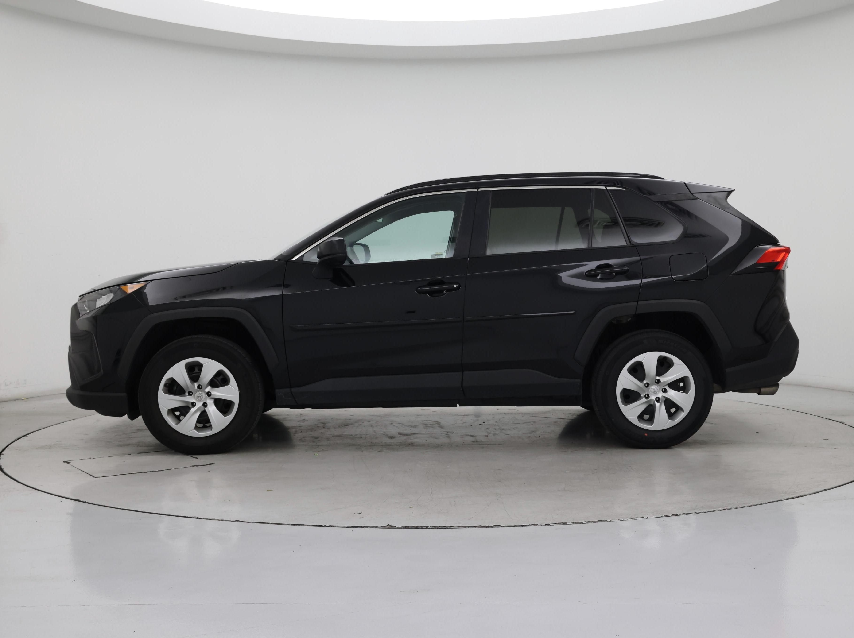Thumbnail: 2021 Toyota RAV4 - 3