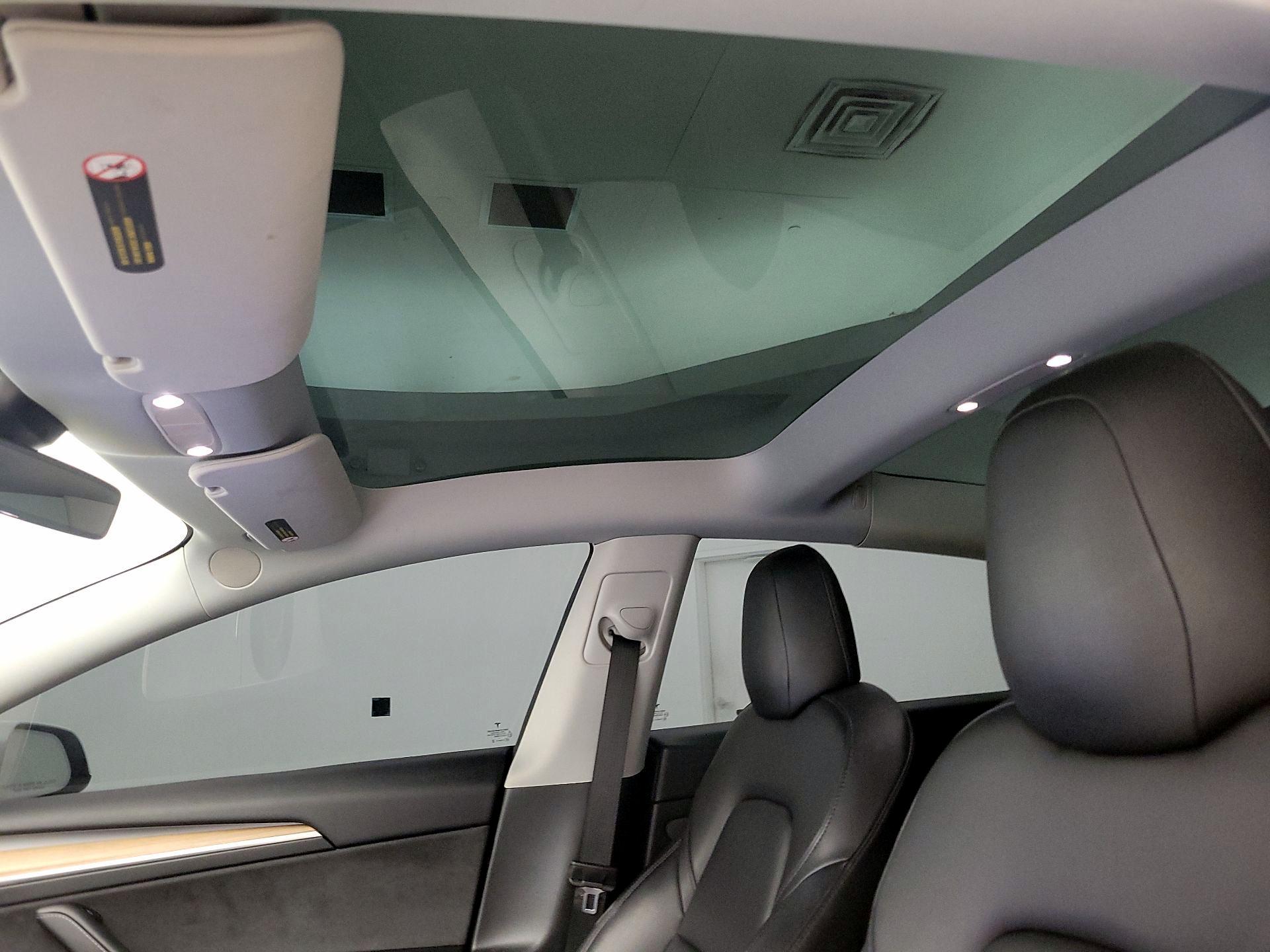Thumbnail: 2021 Tesla Model 3 - 19