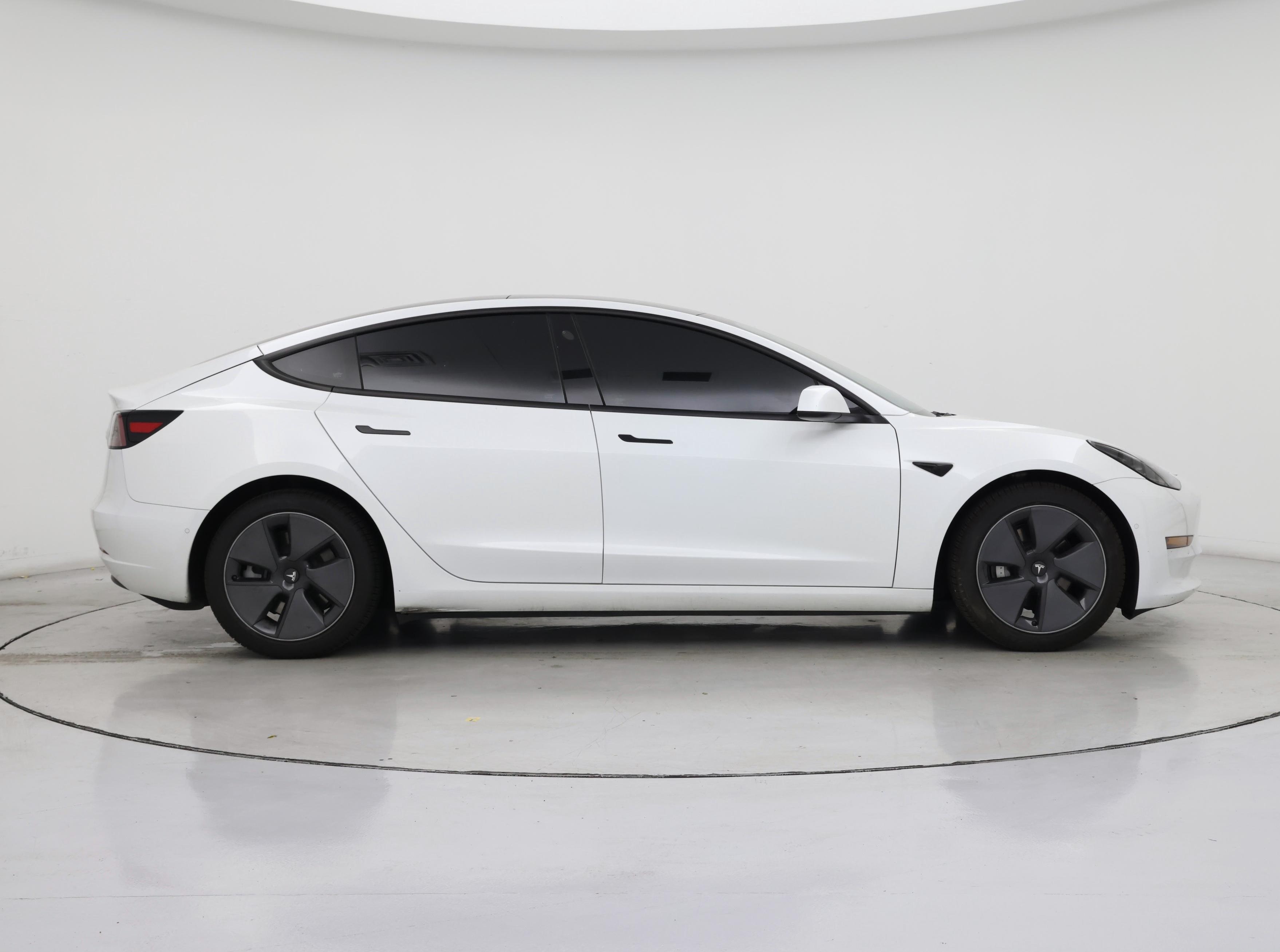 Thumbnail: 2021 Tesla Model 3 - 7