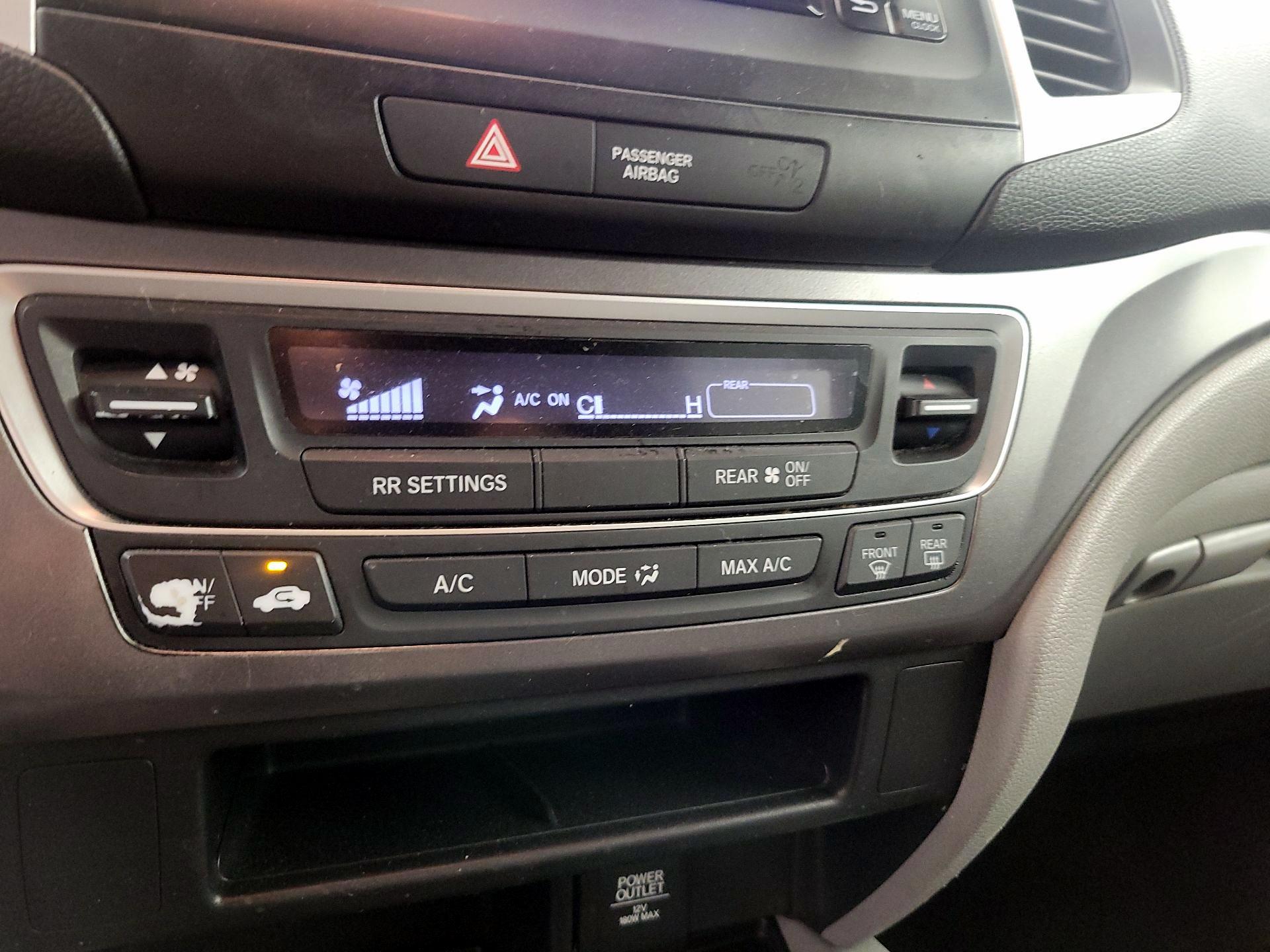Thumbnail: 2016 Honda Pilot - 16