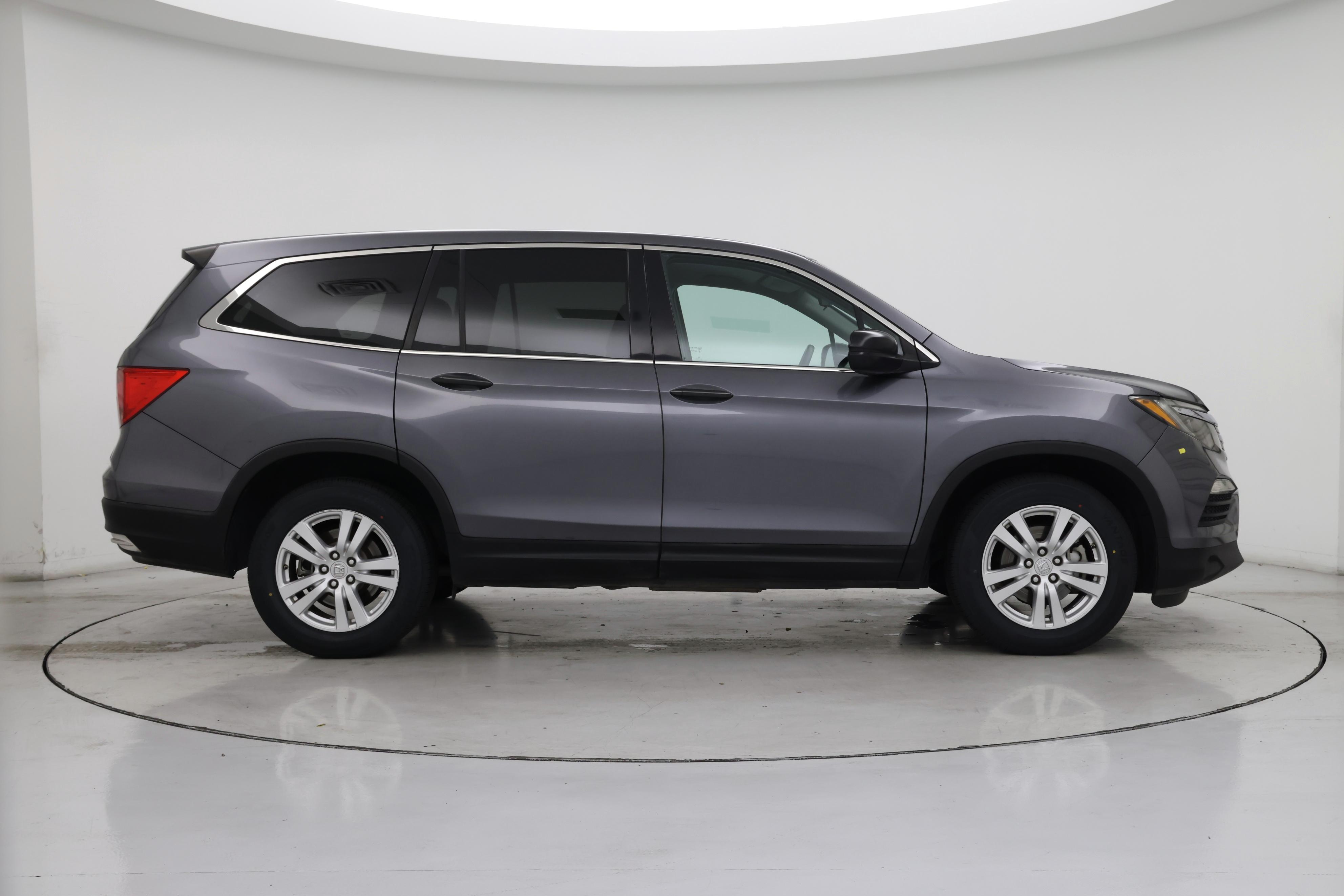 Thumbnail: 2016 Honda Pilot - 7
