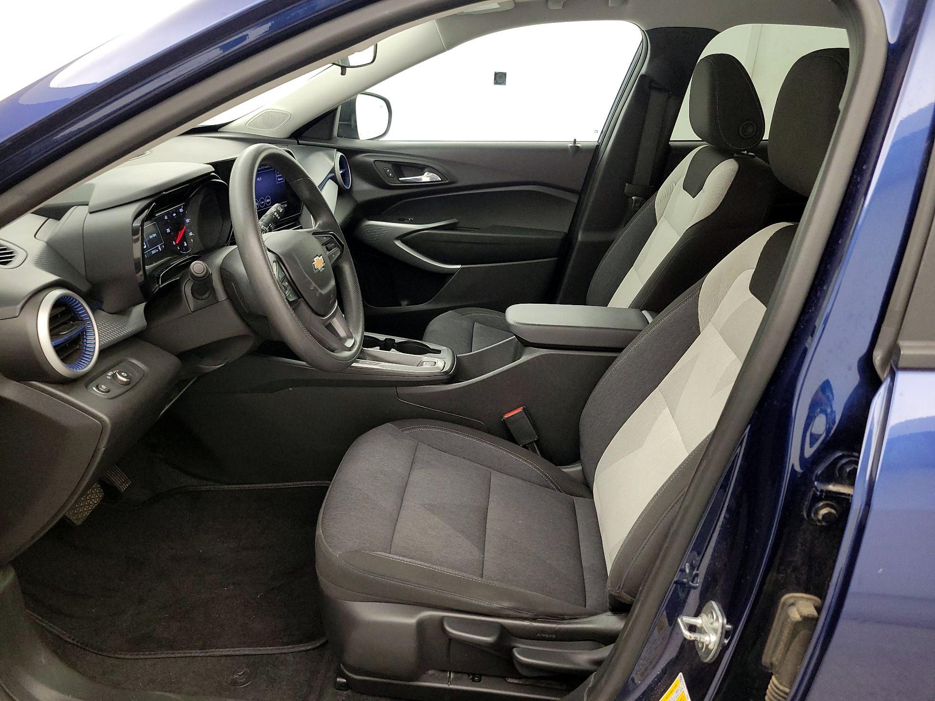 Thumbnail: 2024 Chevrolet Trax - 11