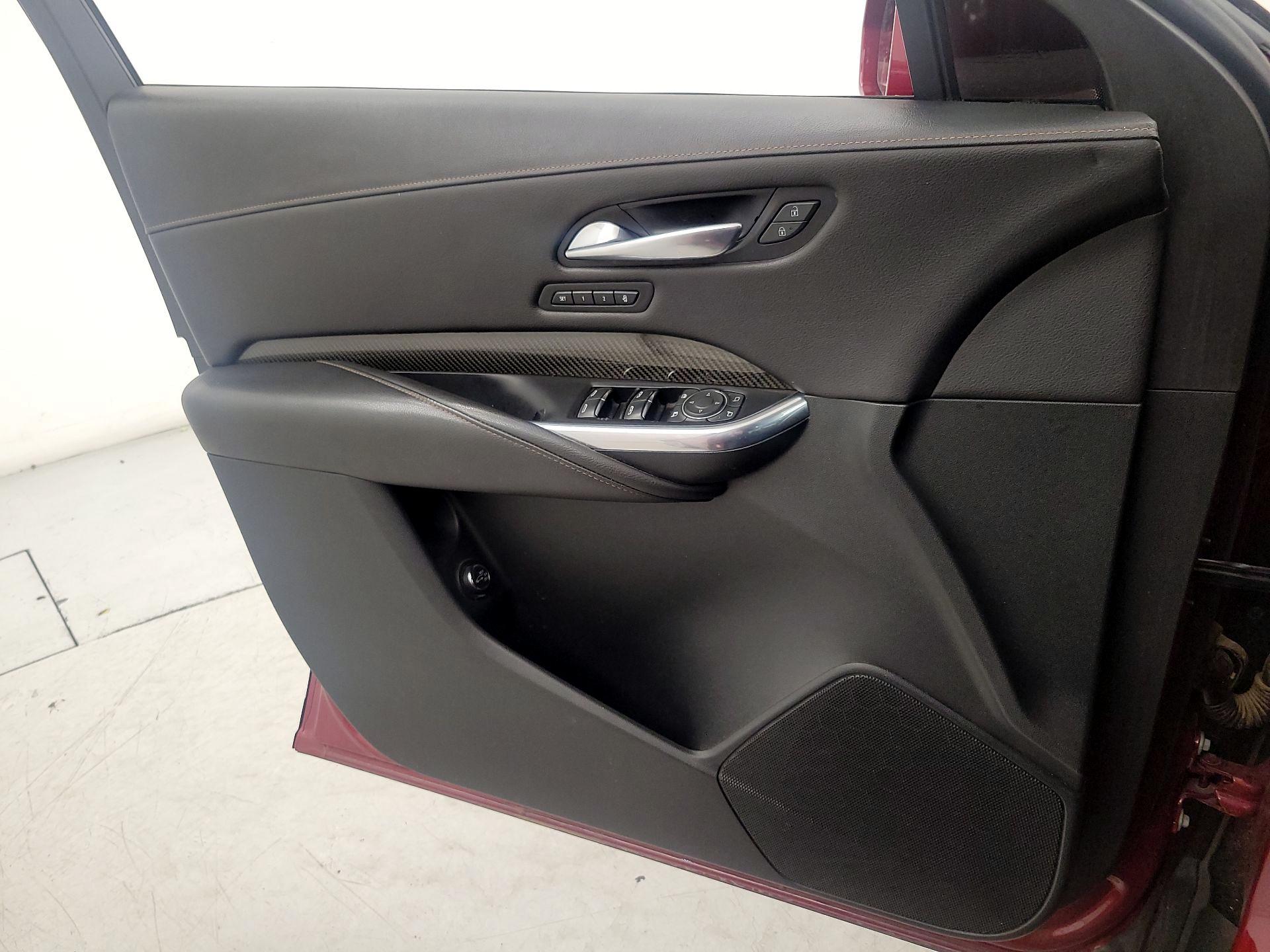 Thumbnail: 2019 Cadillac XT4 - 12