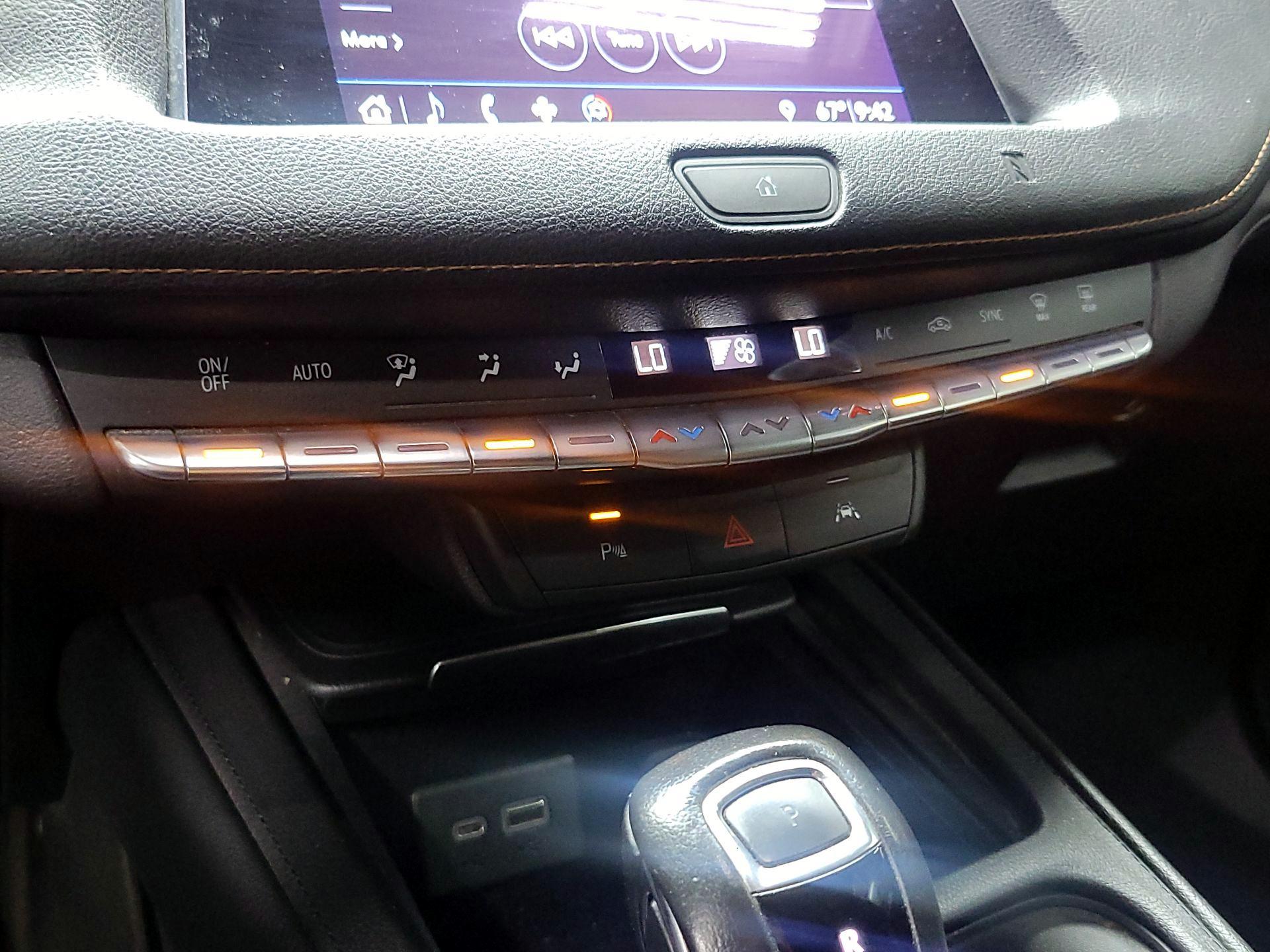 Thumbnail: 2019 Cadillac XT4 - 16