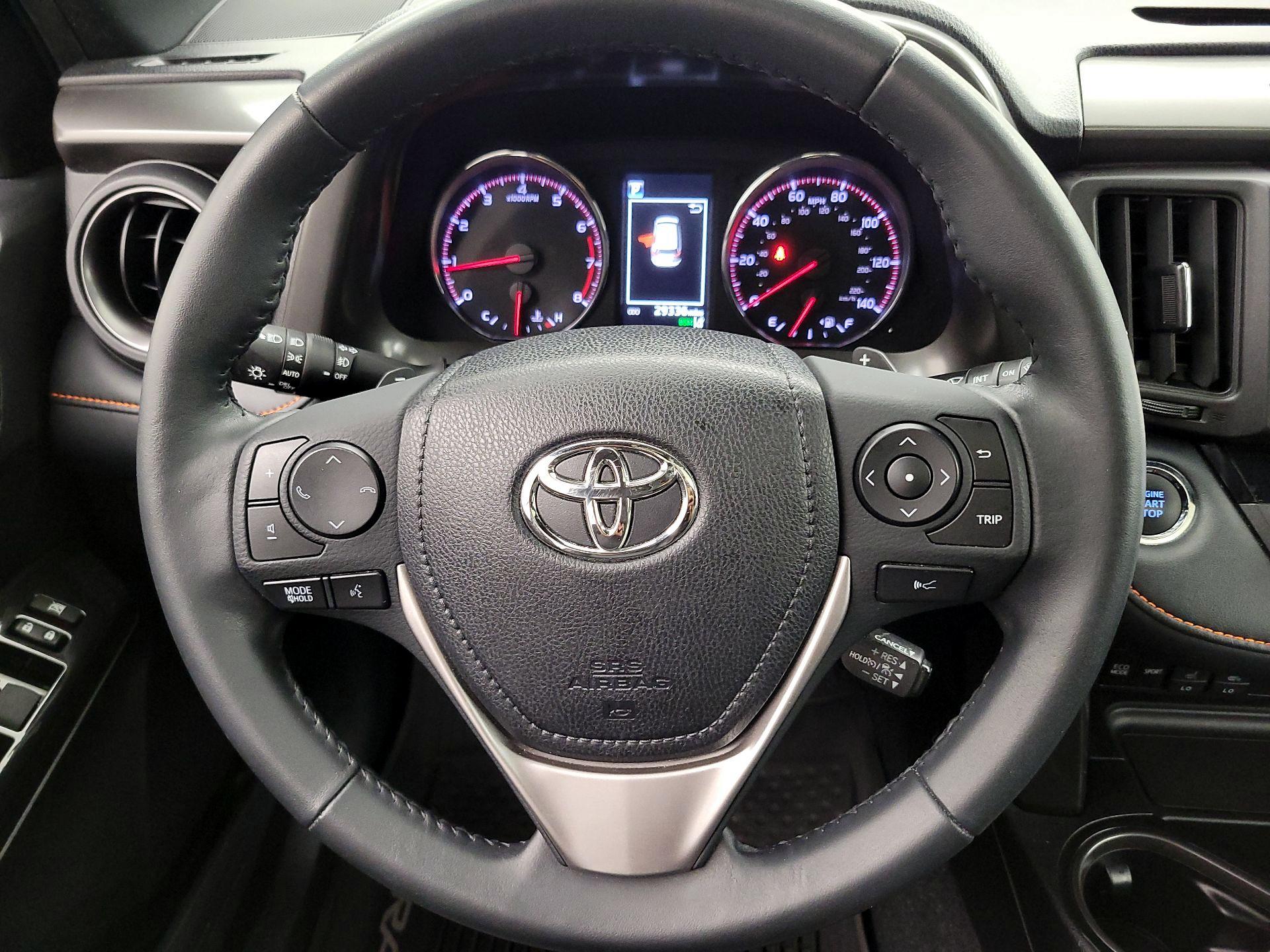 Thumbnail: 2018 Toyota RAV4 - 10