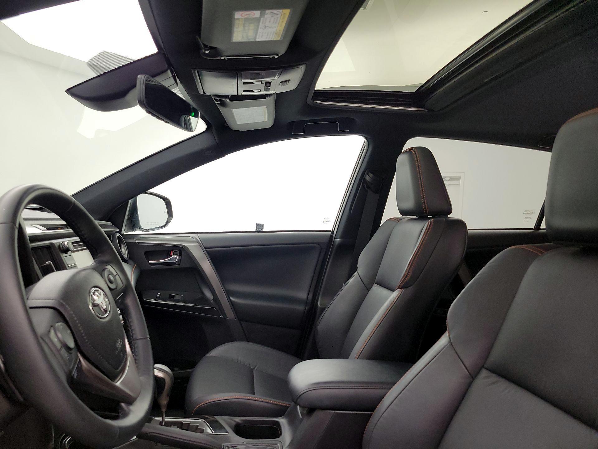 Thumbnail: 2018 Toyota RAV4 - 19