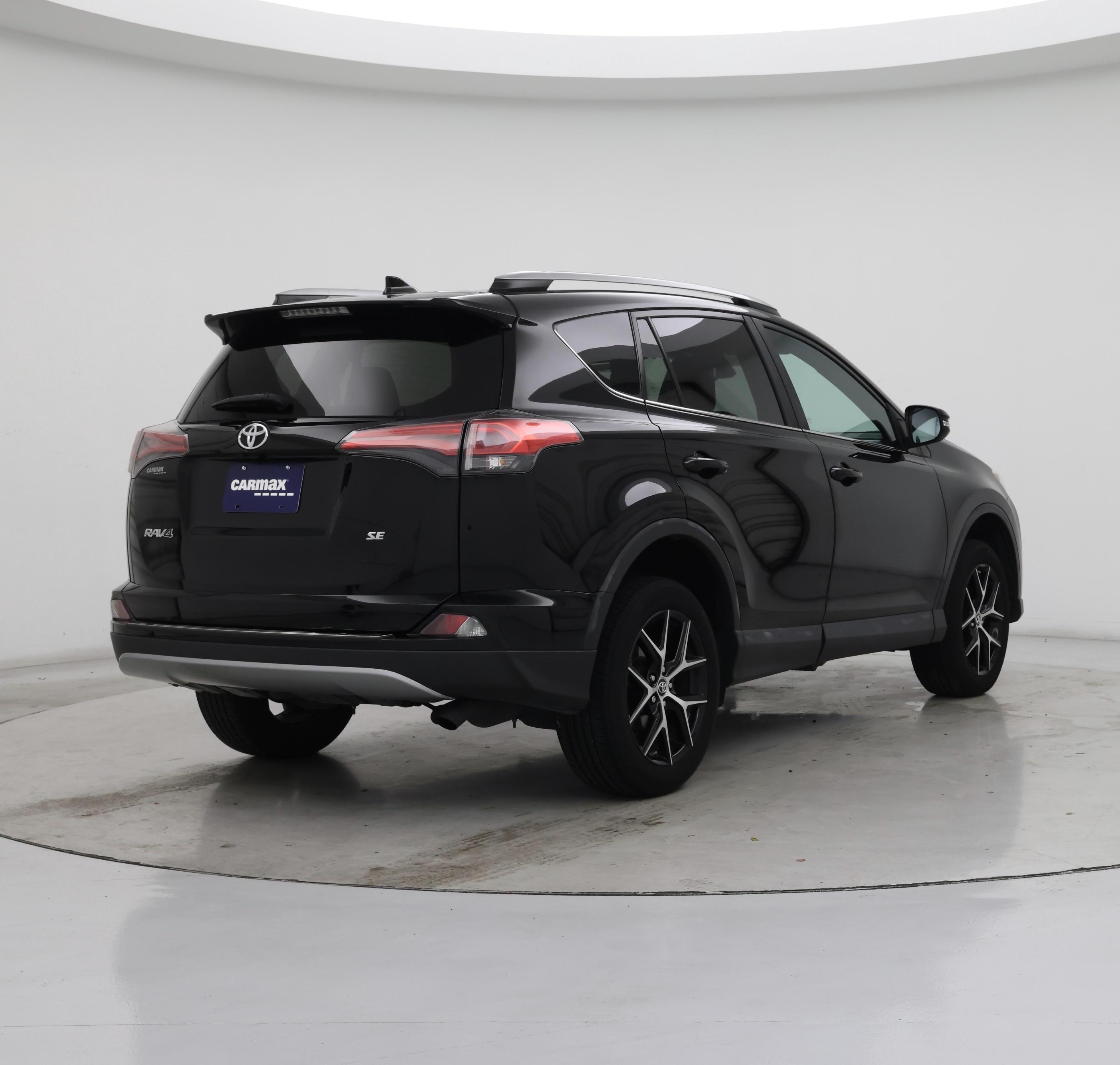 Thumbnail: 2018 Toyota RAV4 - 8