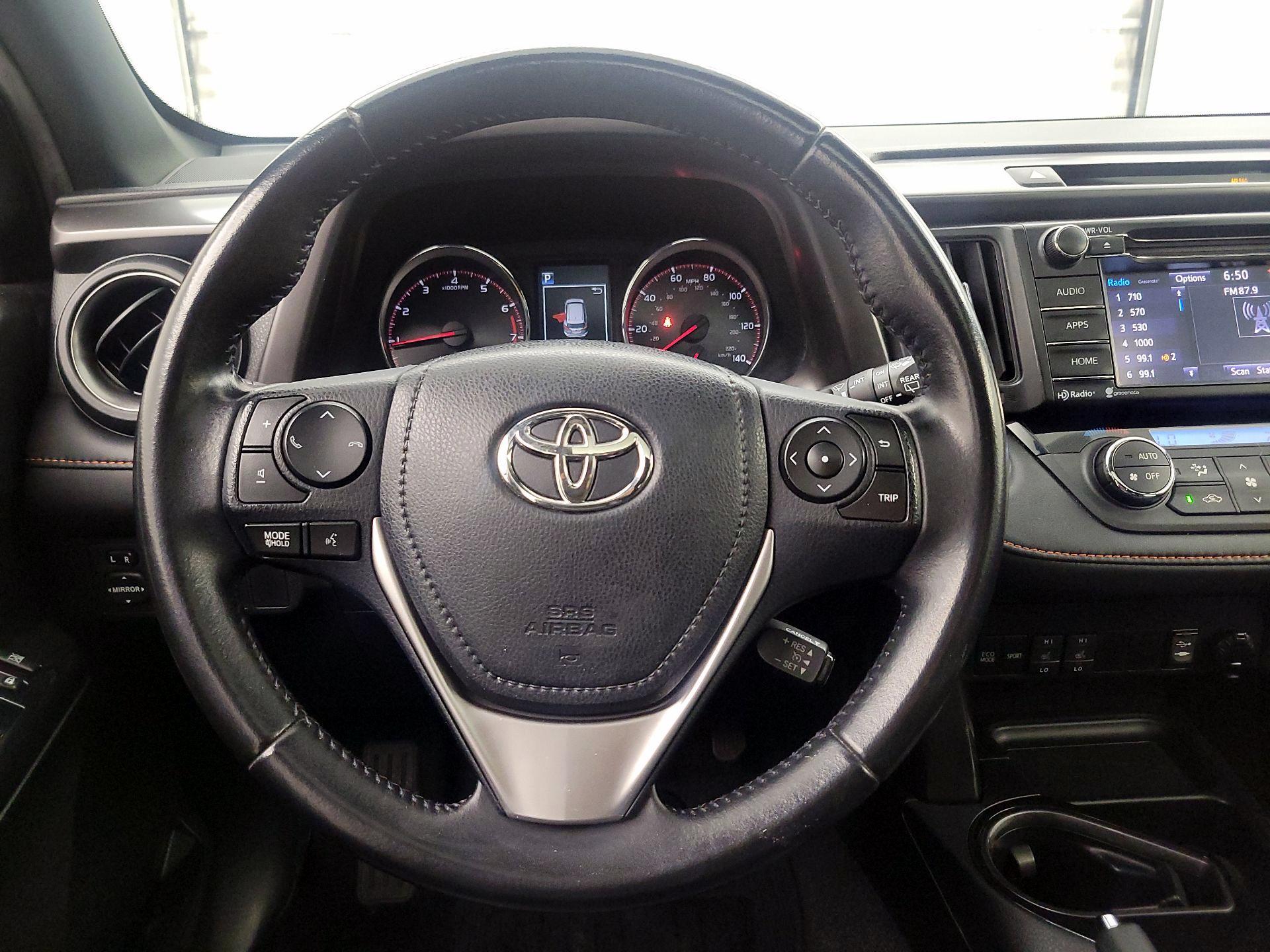 Thumbnail: 2016 Toyota RAV4 - 10
