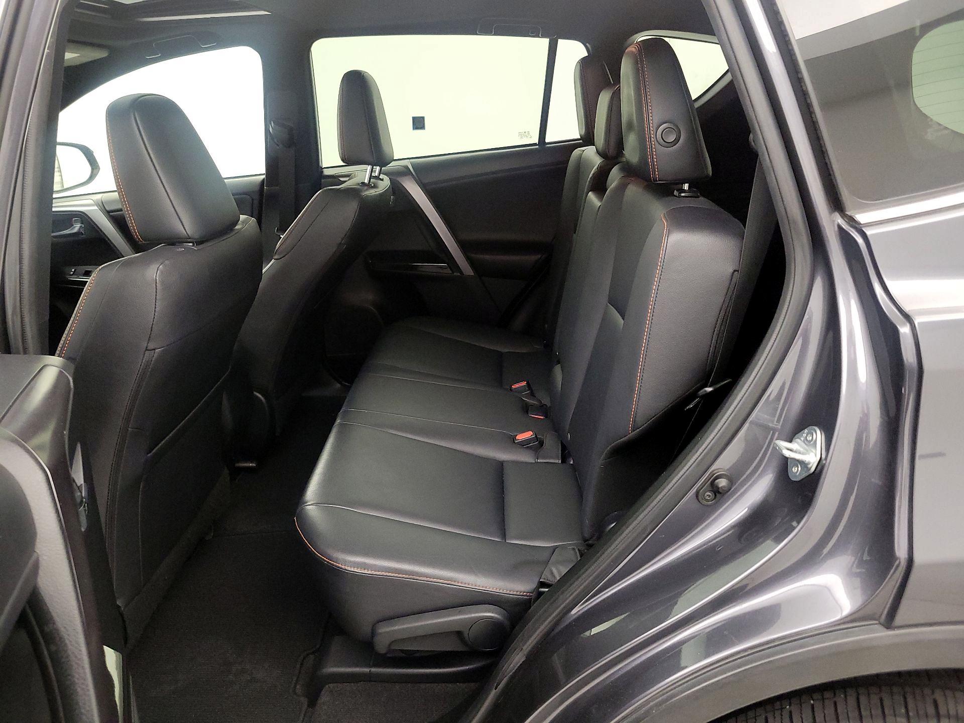 Thumbnail: 2016 Toyota RAV4 - 20