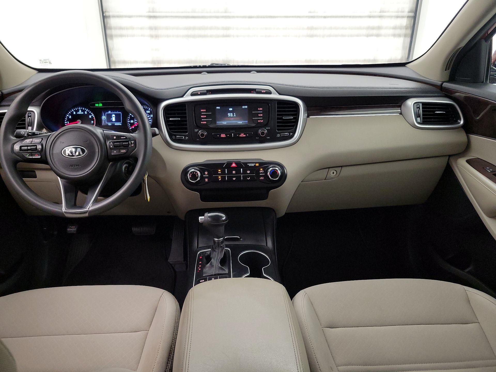 Thumbnail: 2017 Kia Sorento - 9