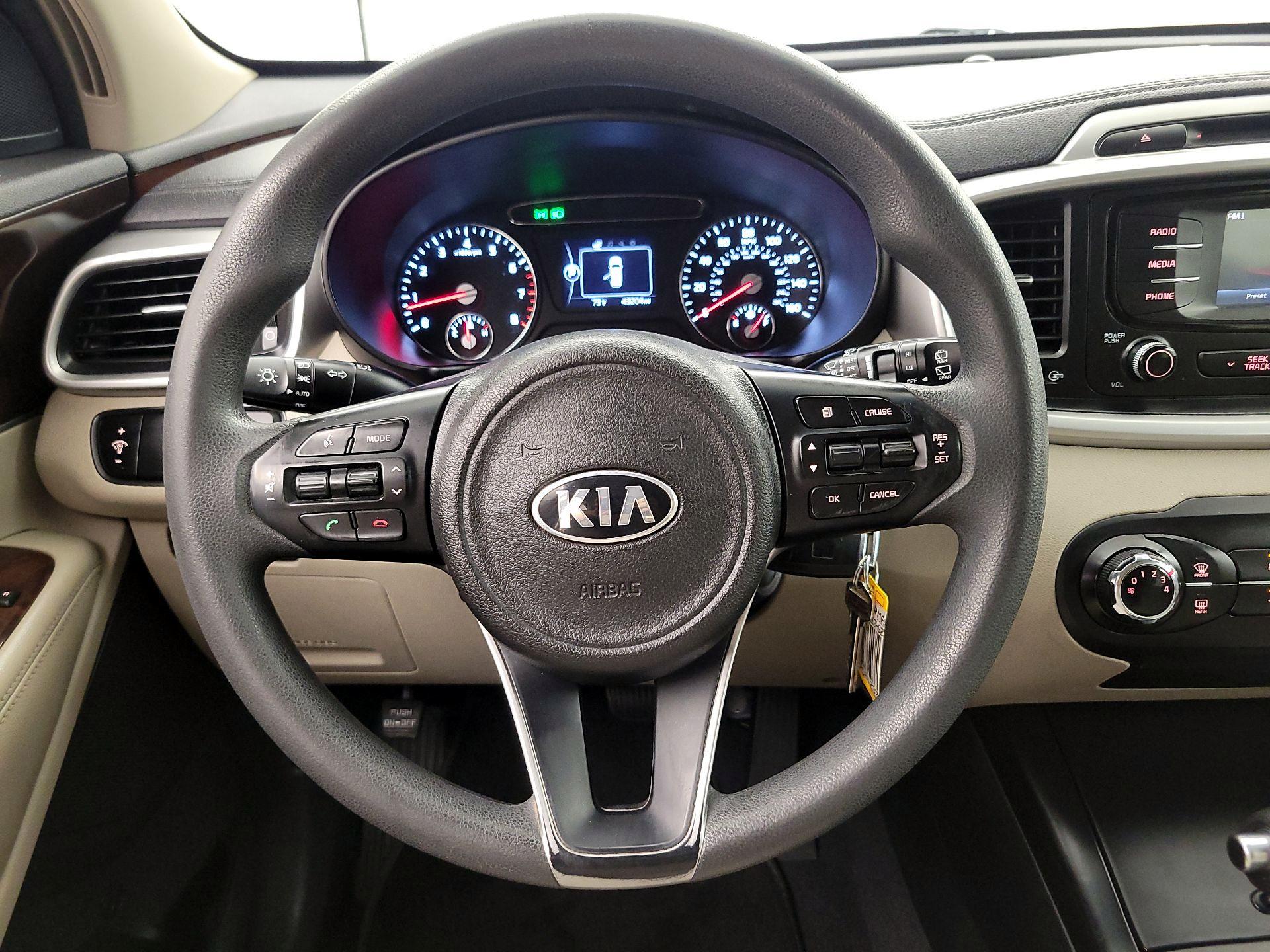 Thumbnail: 2017 Kia Sorento - 10