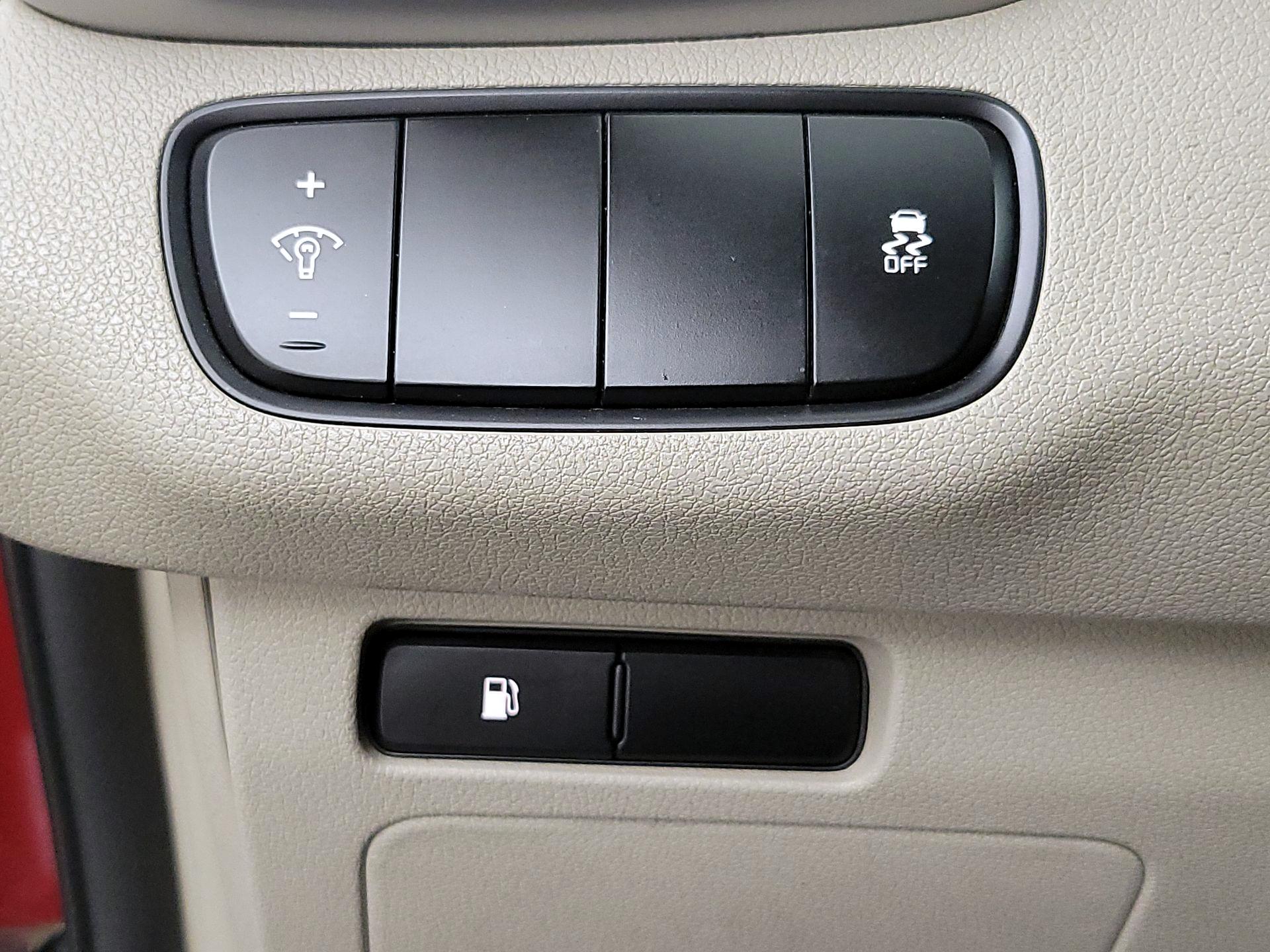 Thumbnail: 2017 Kia Sorento - 13
