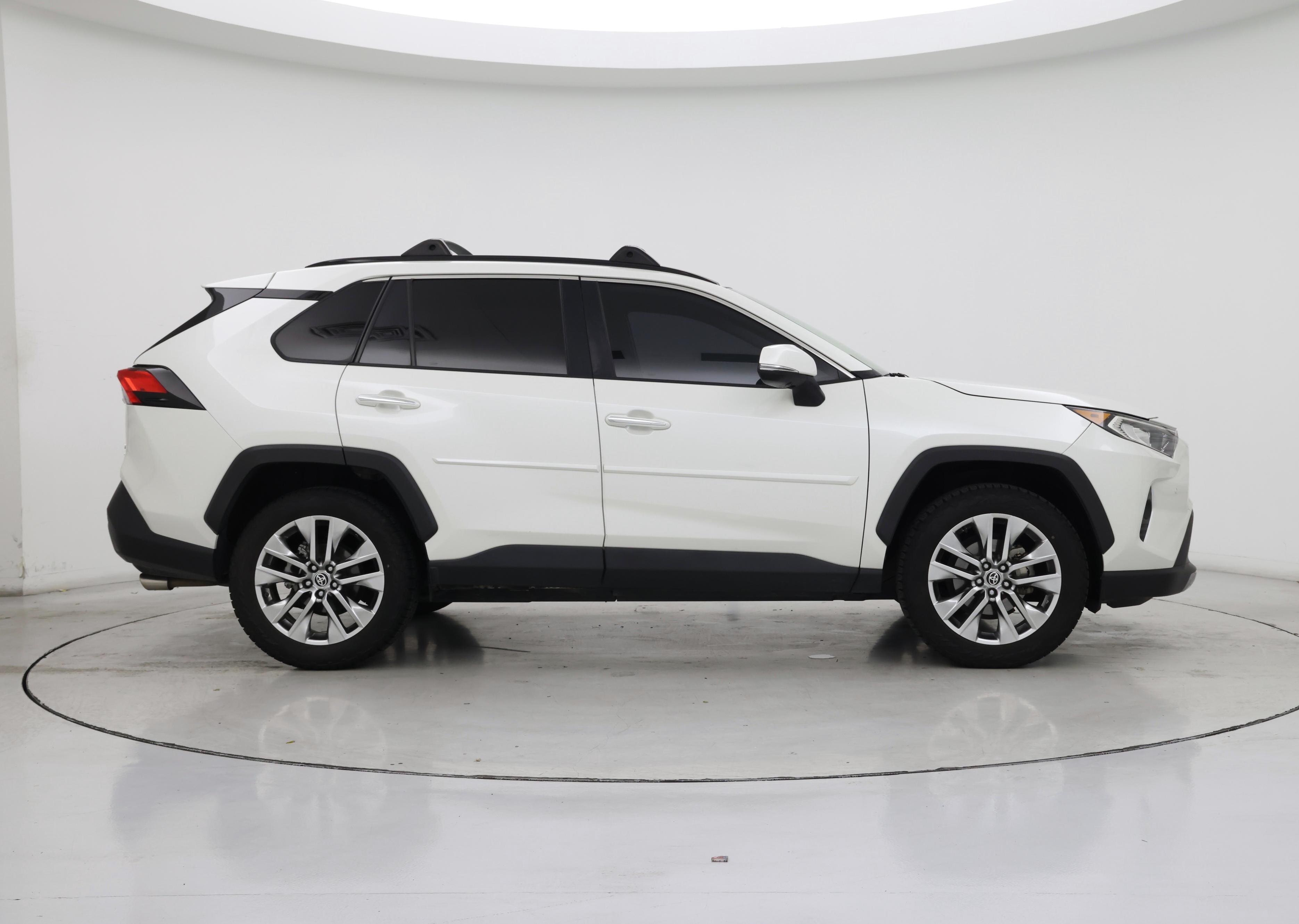 Thumbnail: 2020 Toyota RAV4 - 7