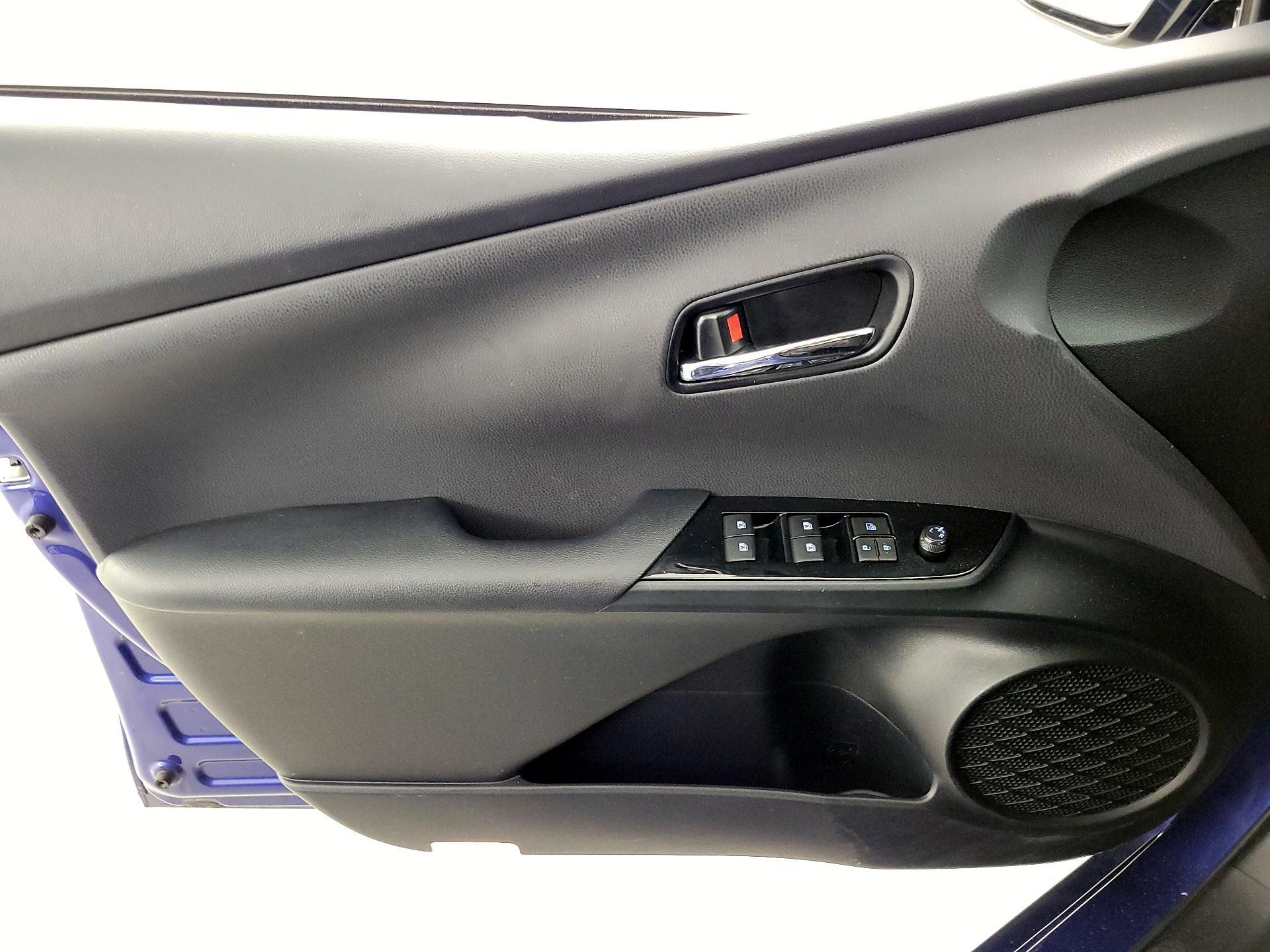 Thumbnail: 2018 Toyota Prius - 12