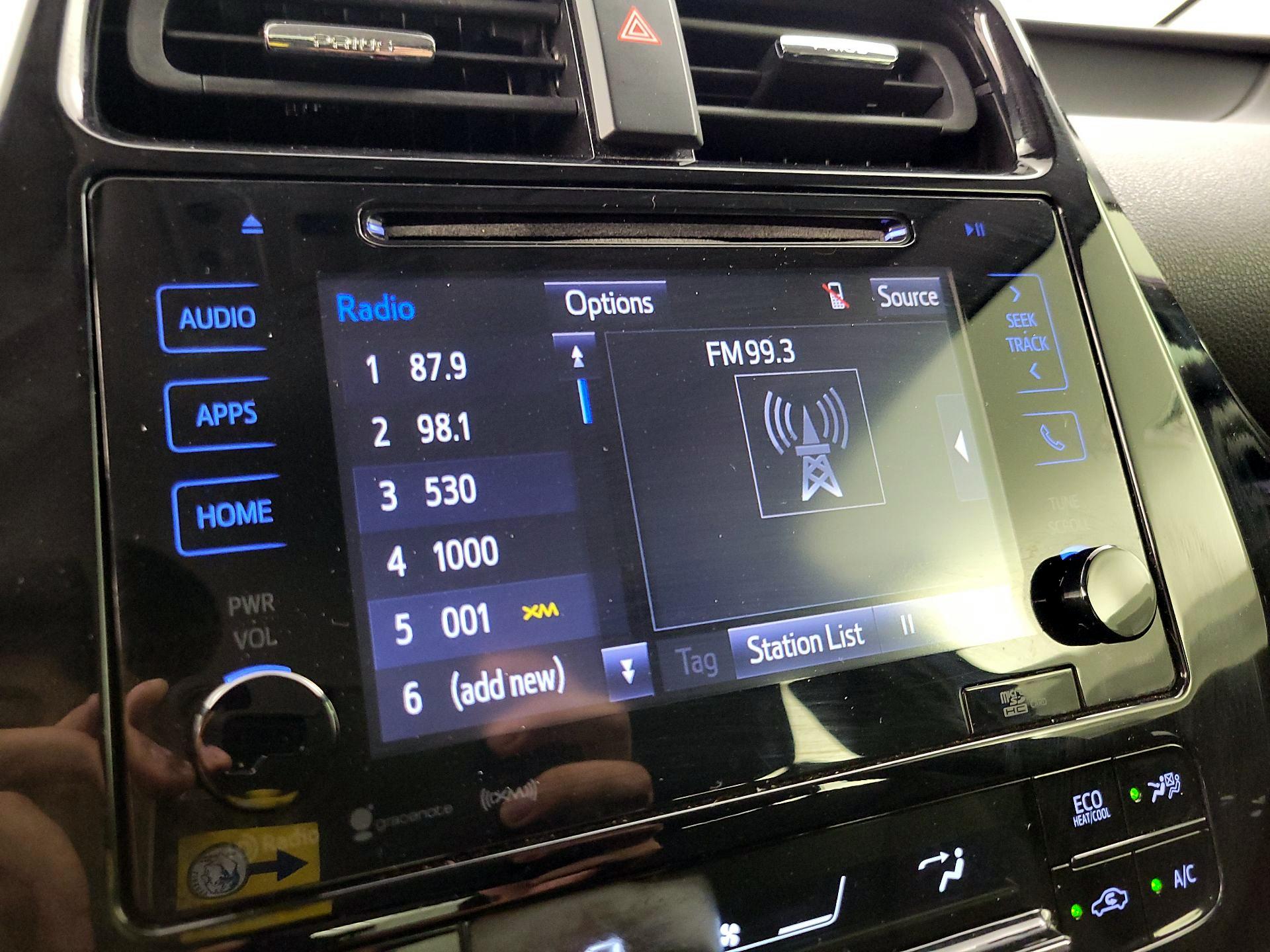 Thumbnail: 2018 Toyota Prius - 15