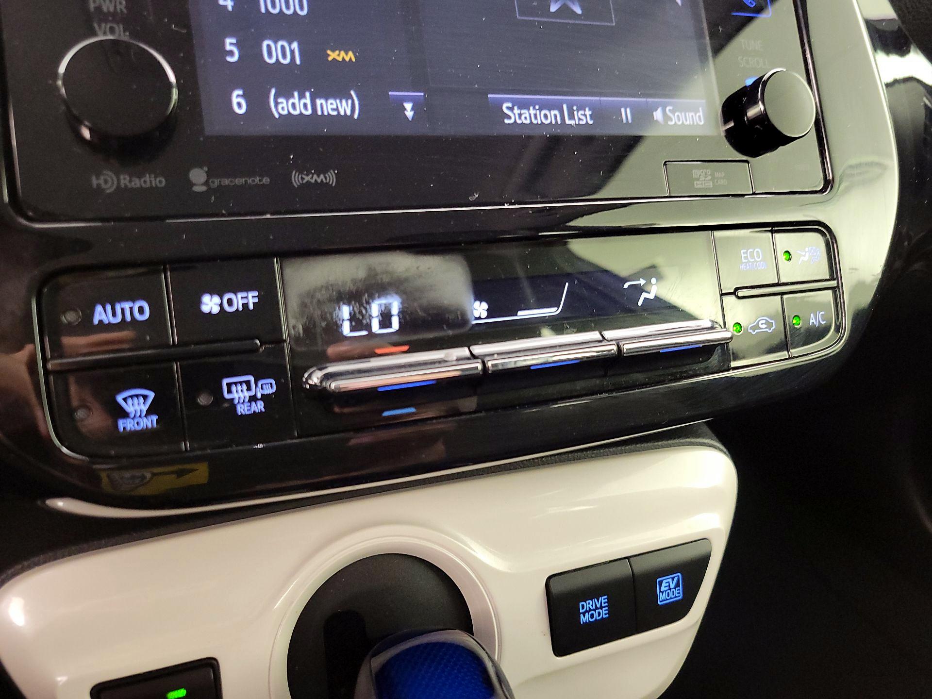 Thumbnail: 2018 Toyota Prius - 16