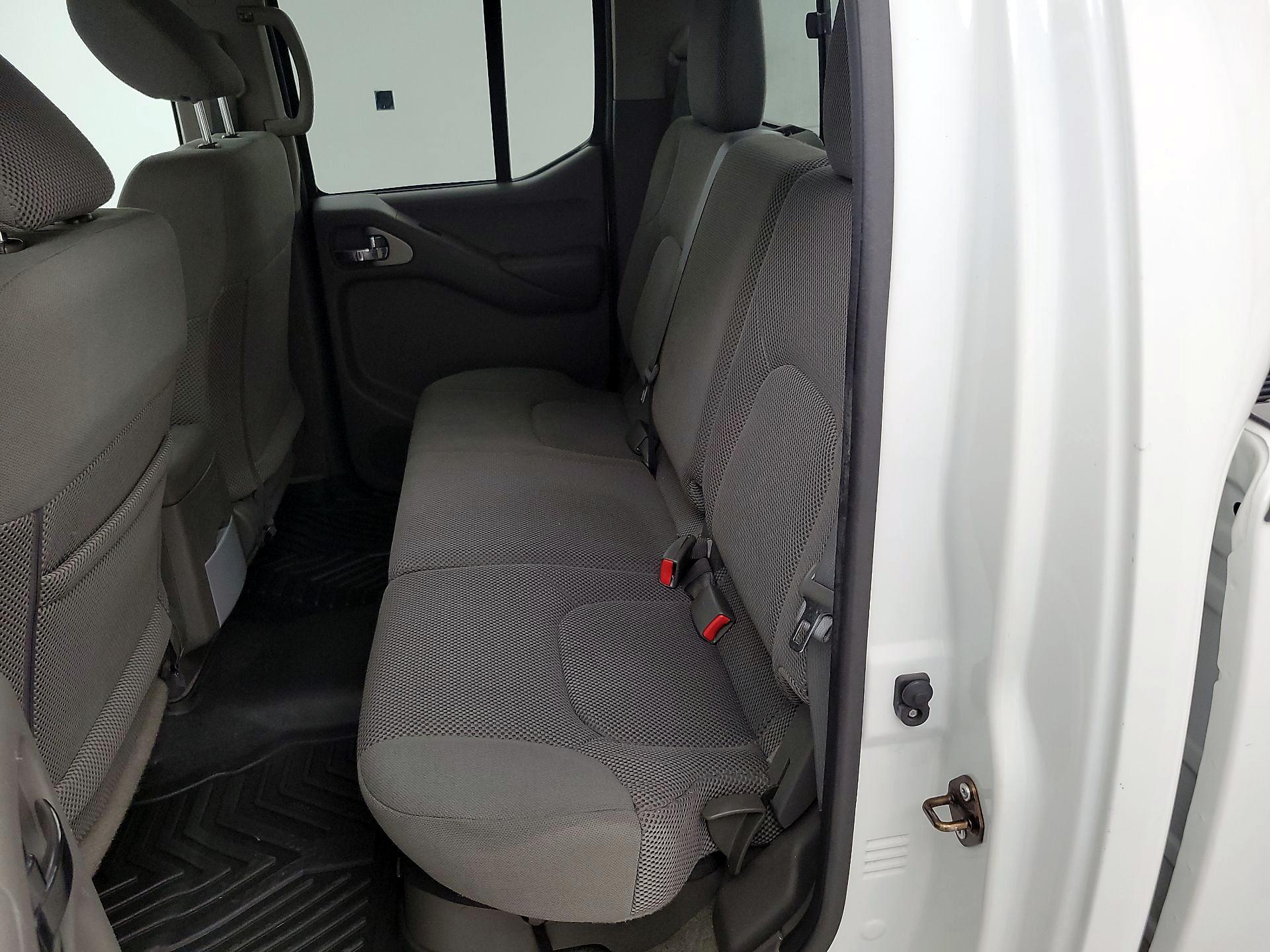 Thumbnail: 2016 Nissan Frontier - 18
