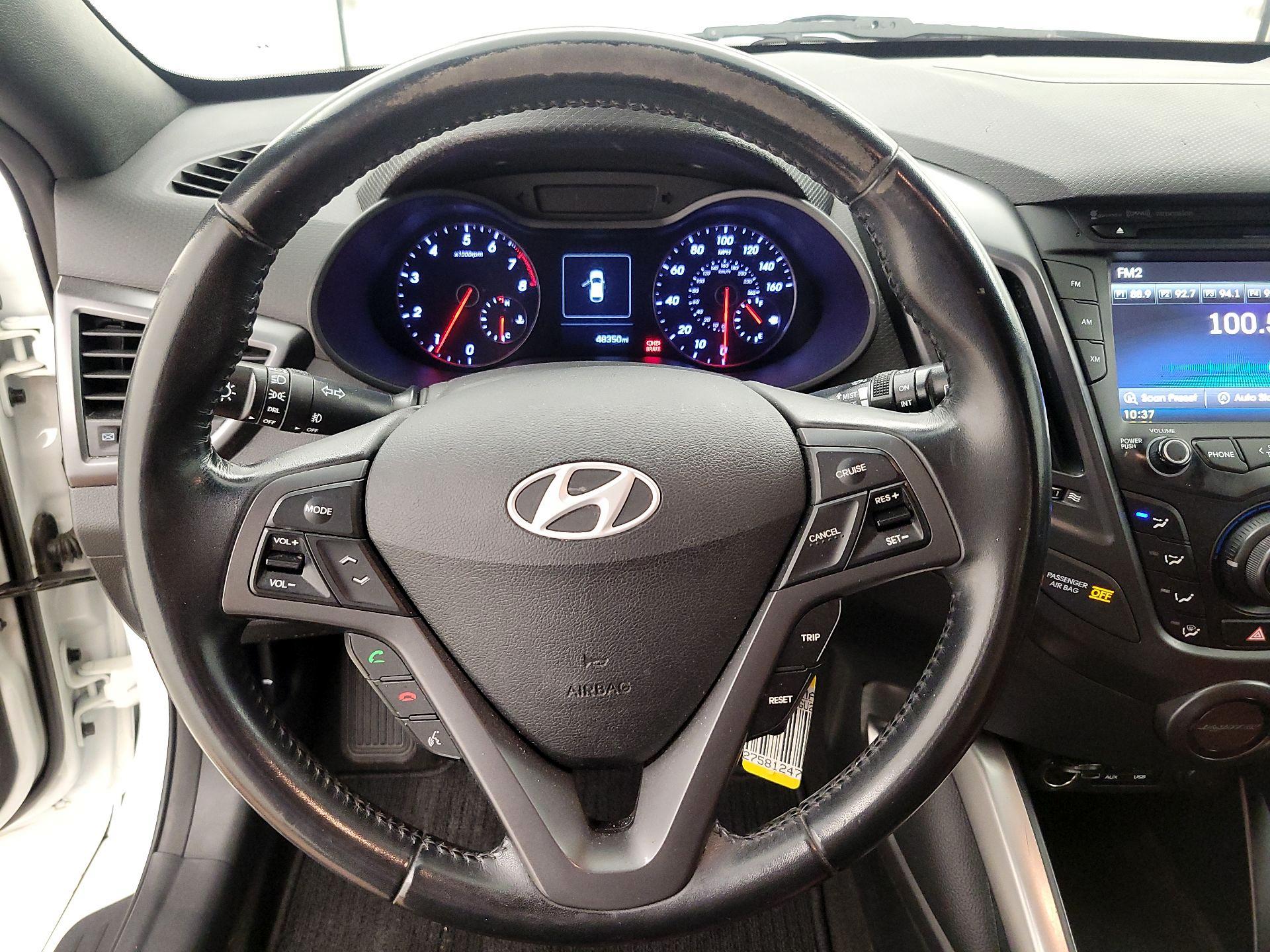 Thumbnail: 2016 Hyundai Veloster - 10