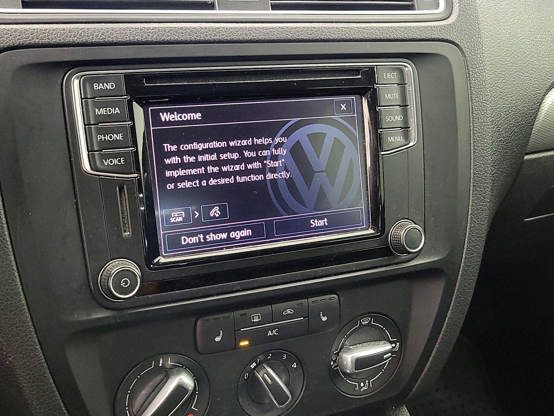 Thumbnail: 2017 Volkswagen Jetta - 15