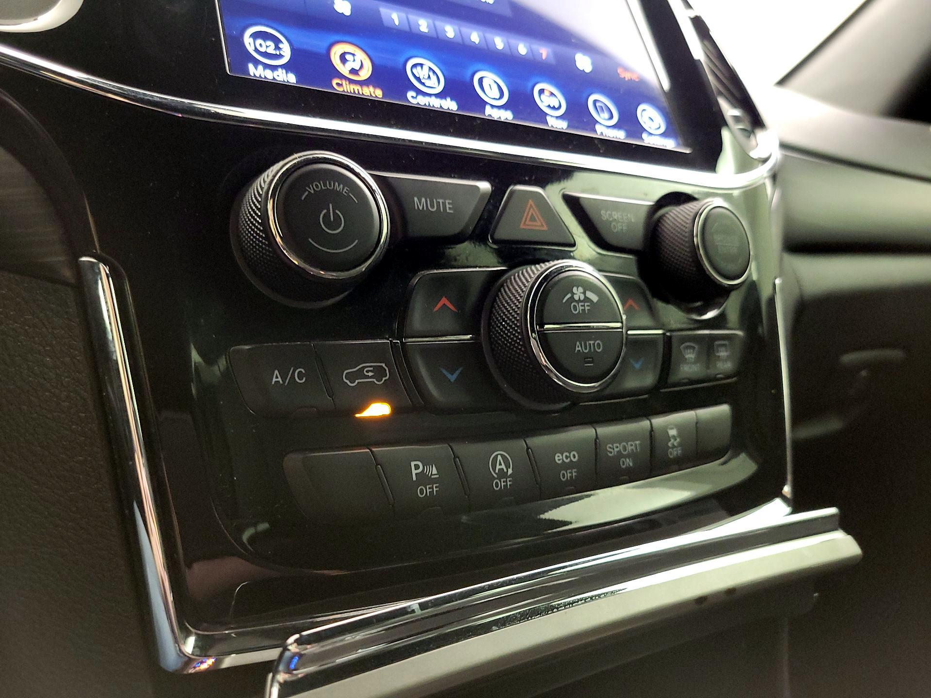 Thumbnail: 2021 Jeep Grand Cherokee - 17