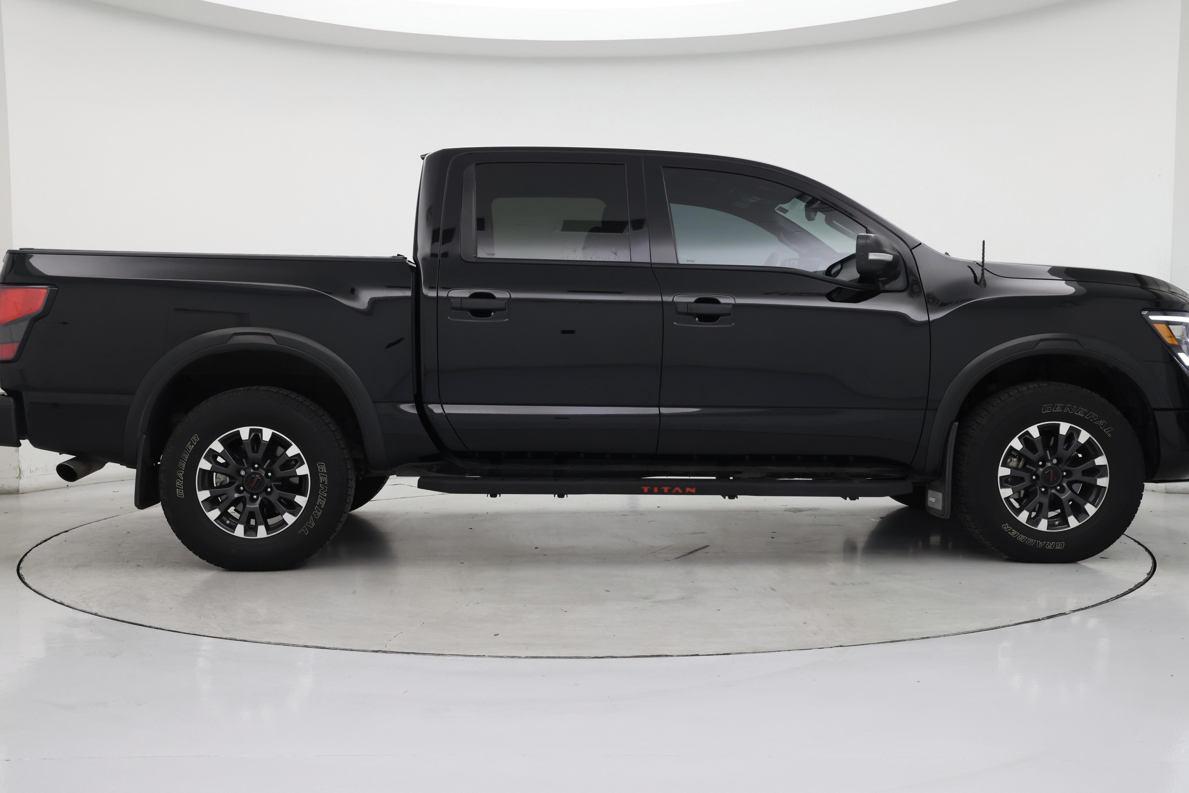 Thumbnail: 2021 Nissan Titan - 7