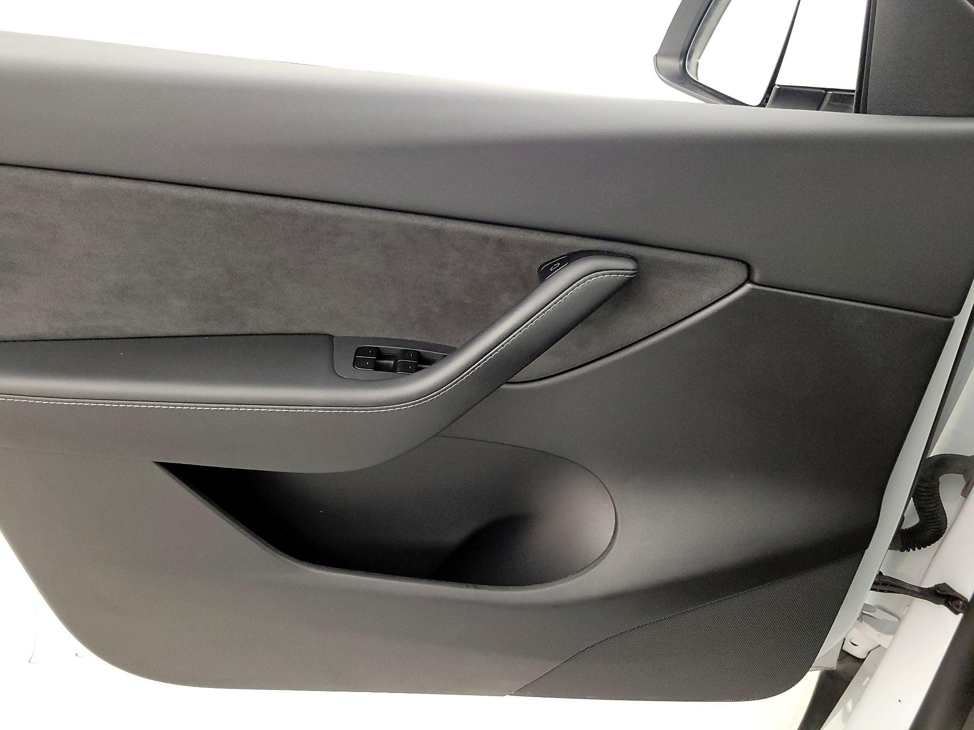 Thumbnail: 2021 Tesla Model Y - 12