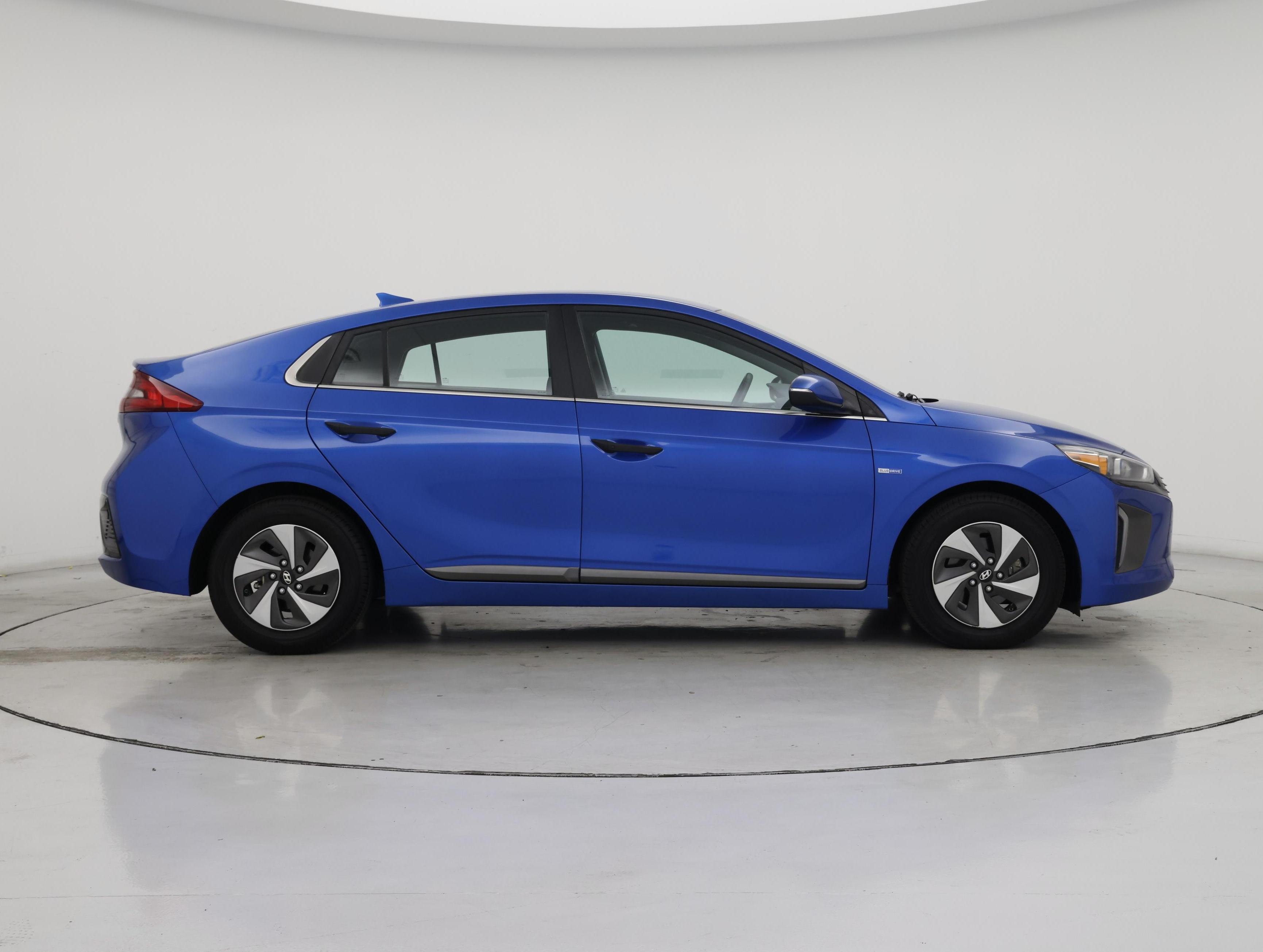Thumbnail: 2017 Hyundai Ioniq - 7
