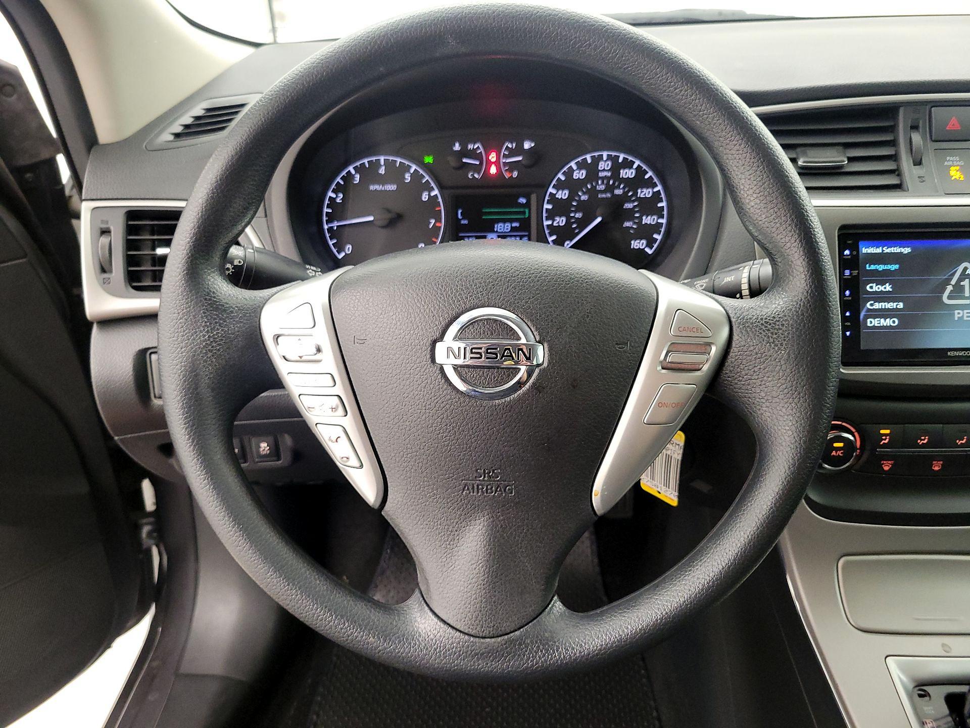 Thumbnail: 2015 Nissan Sentra - 10