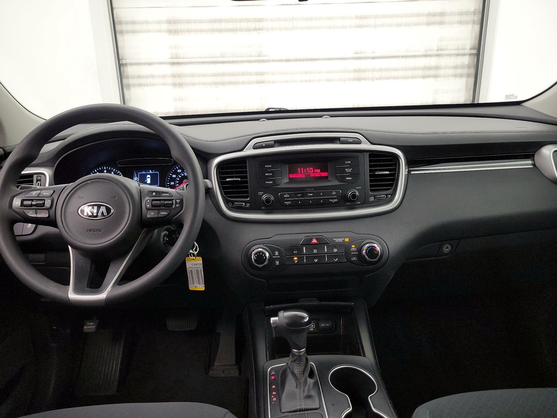 Thumbnail: 2017 Kia Sorento - 9