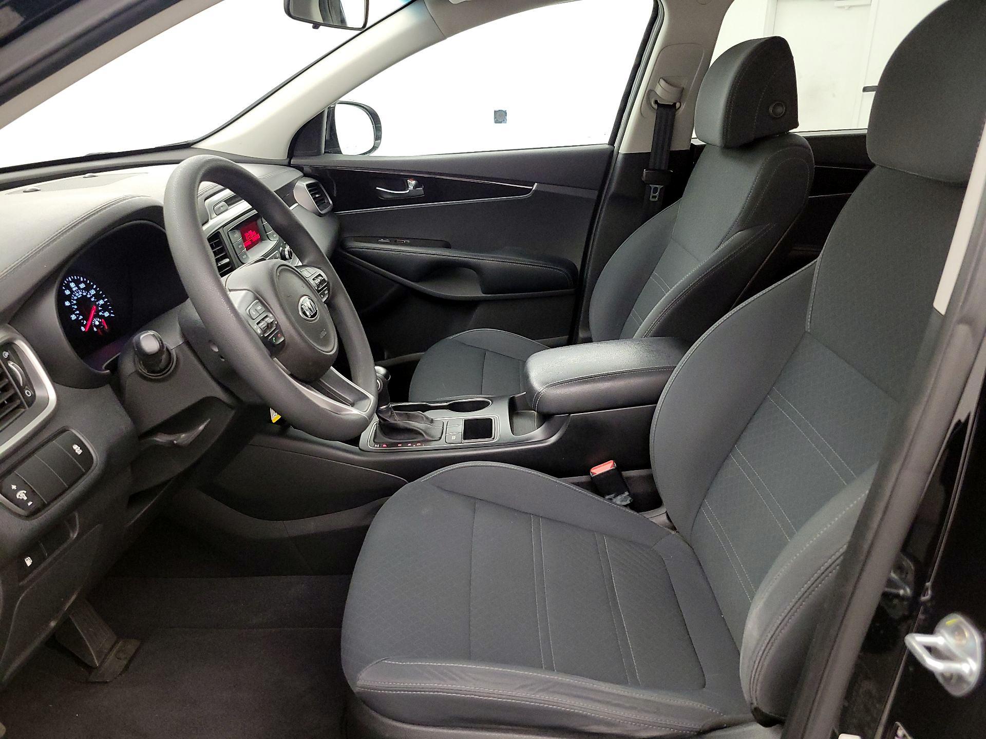 Thumbnail: 2017 Kia Sorento - 11