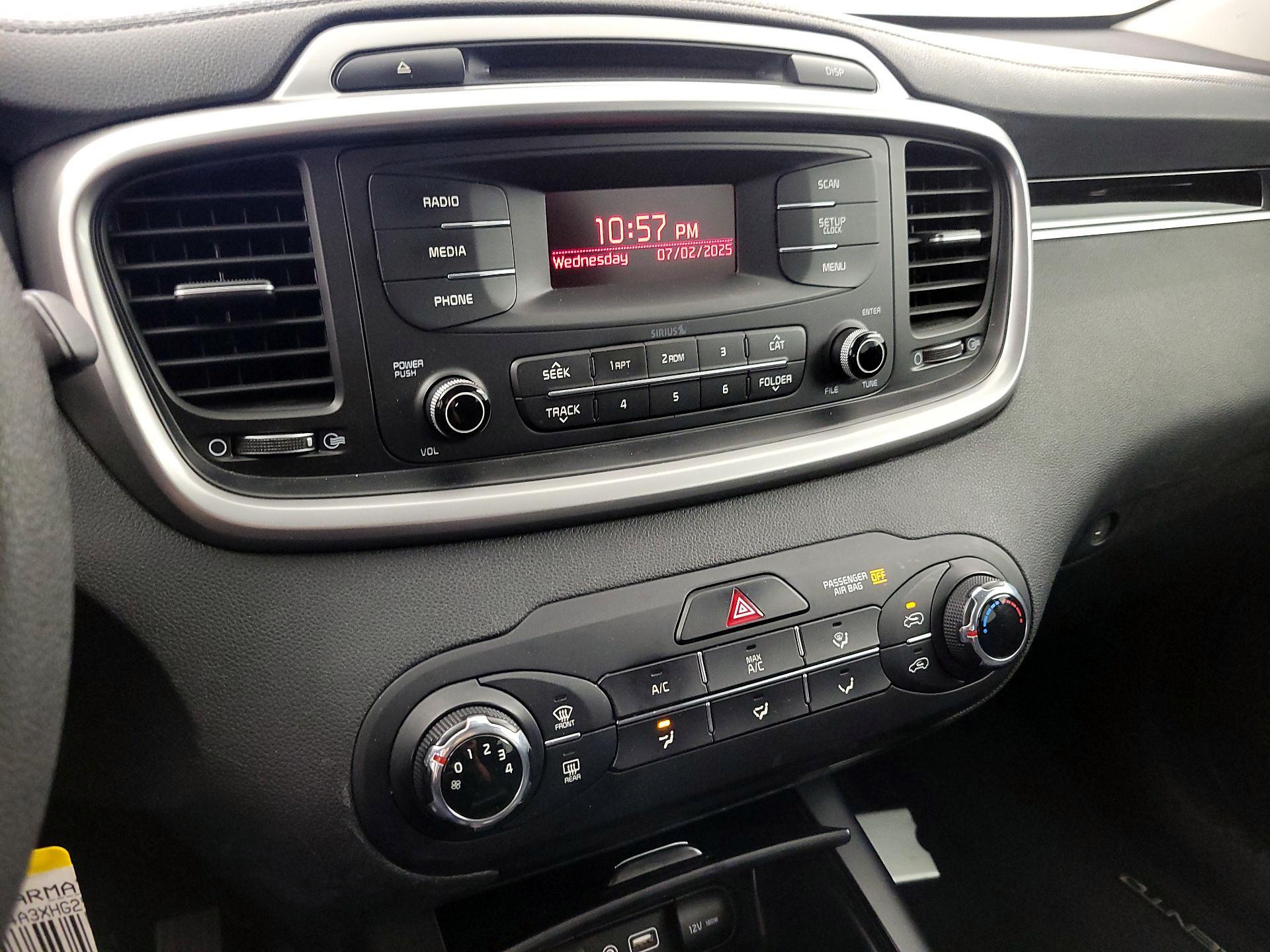 Thumbnail: 2017 Kia Sorento - 14