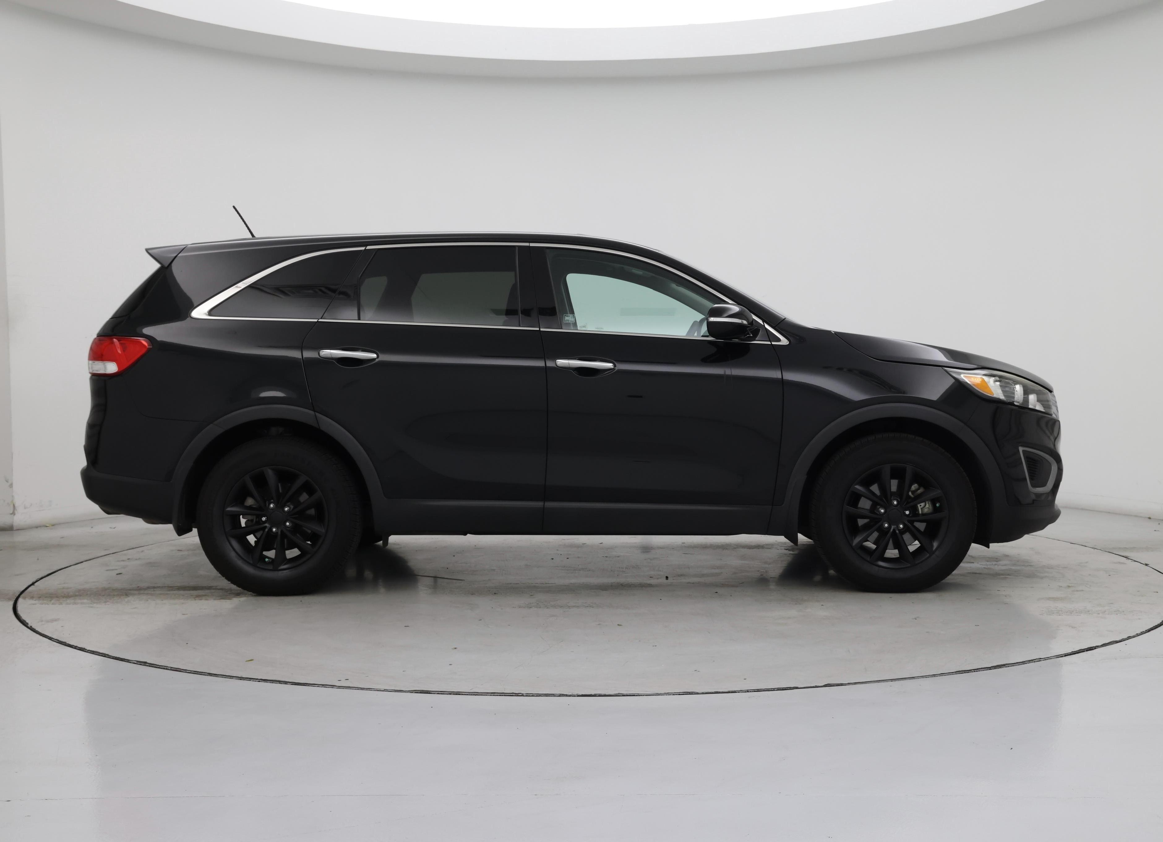Thumbnail: 2017 Kia Sorento - 7