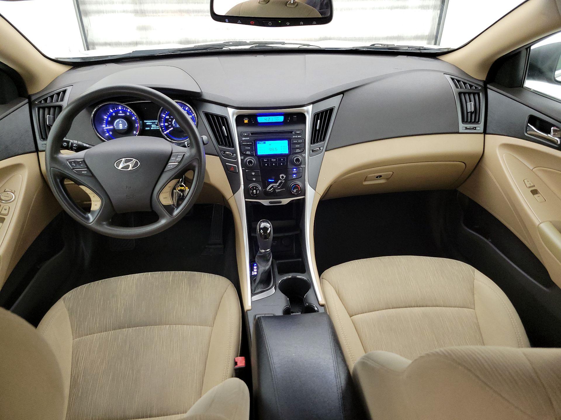 Thumbnail: 2013 Hyundai Sonata - 9