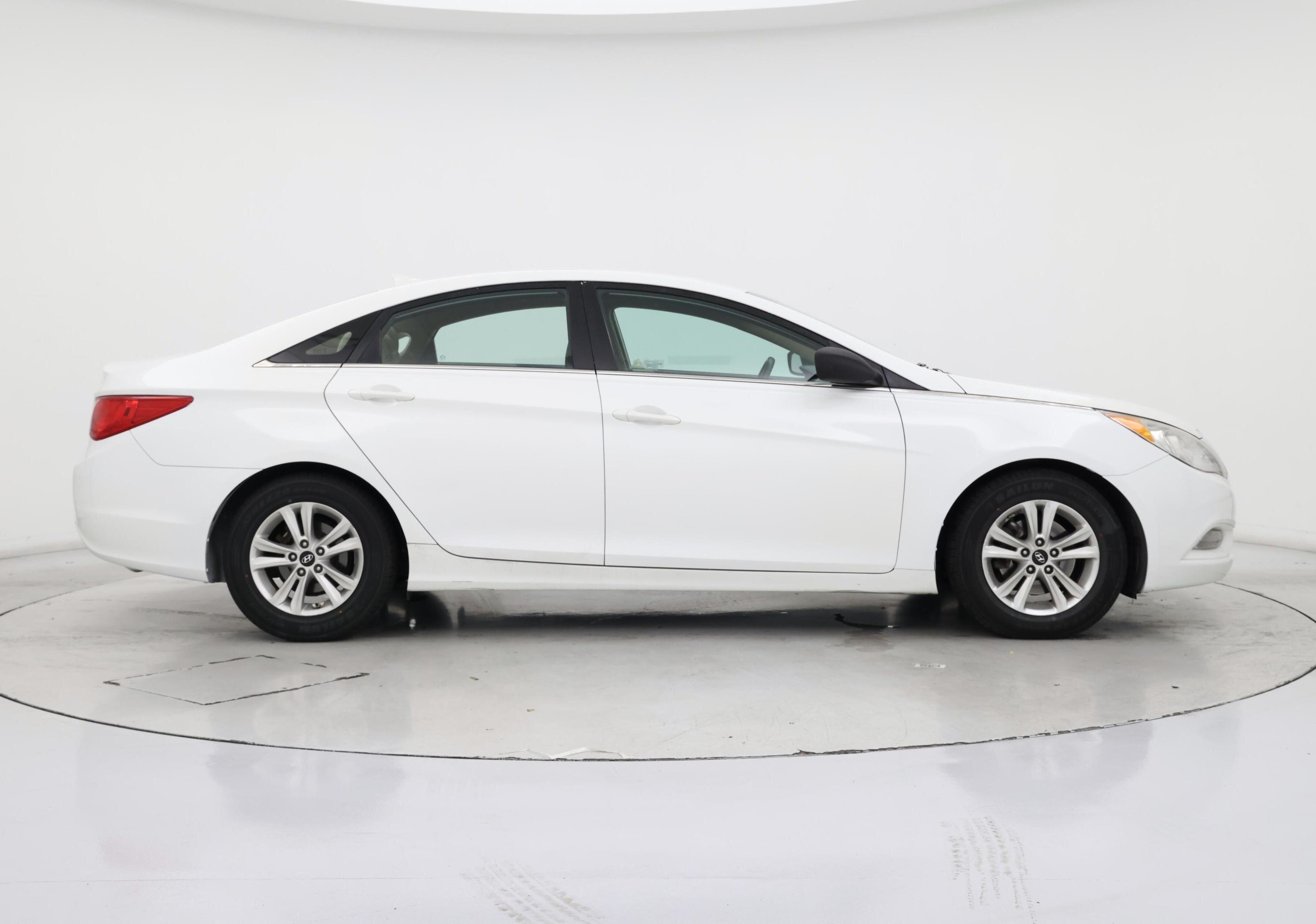 Thumbnail: 2013 Hyundai Sonata - 7