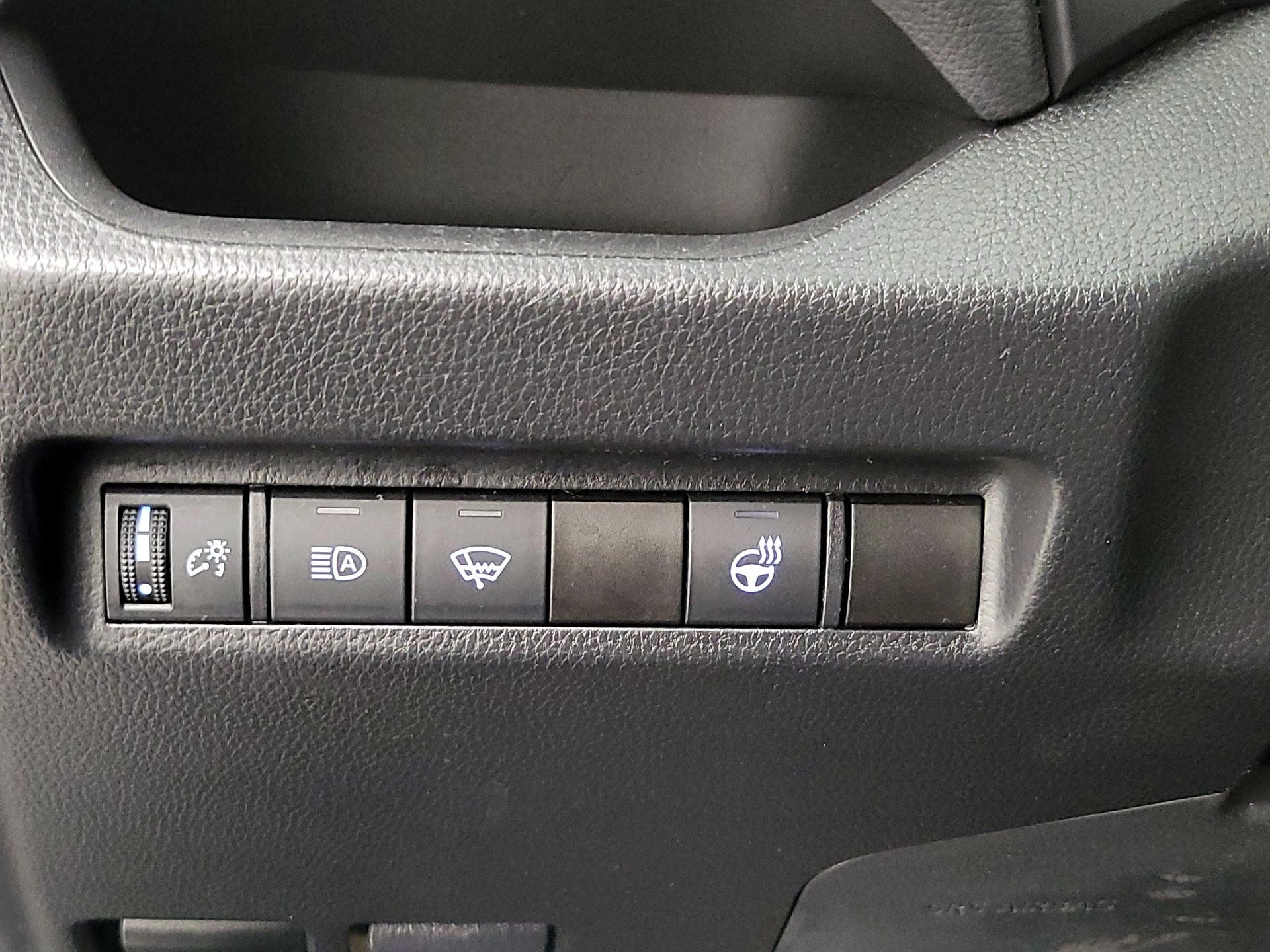 Thumbnail: 2021 Toyota RAV4 - 13