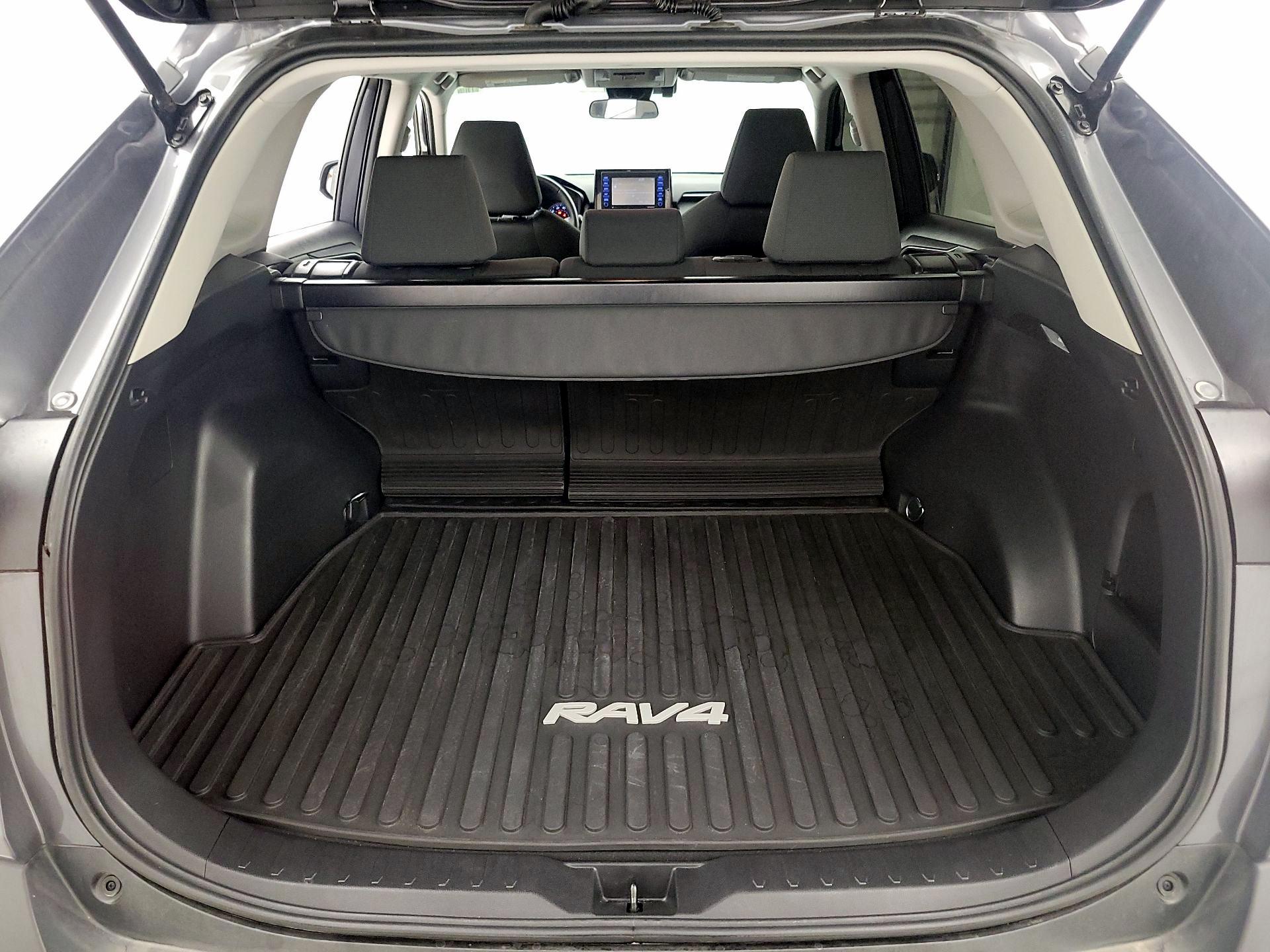 Thumbnail: 2021 Toyota RAV4 - 20