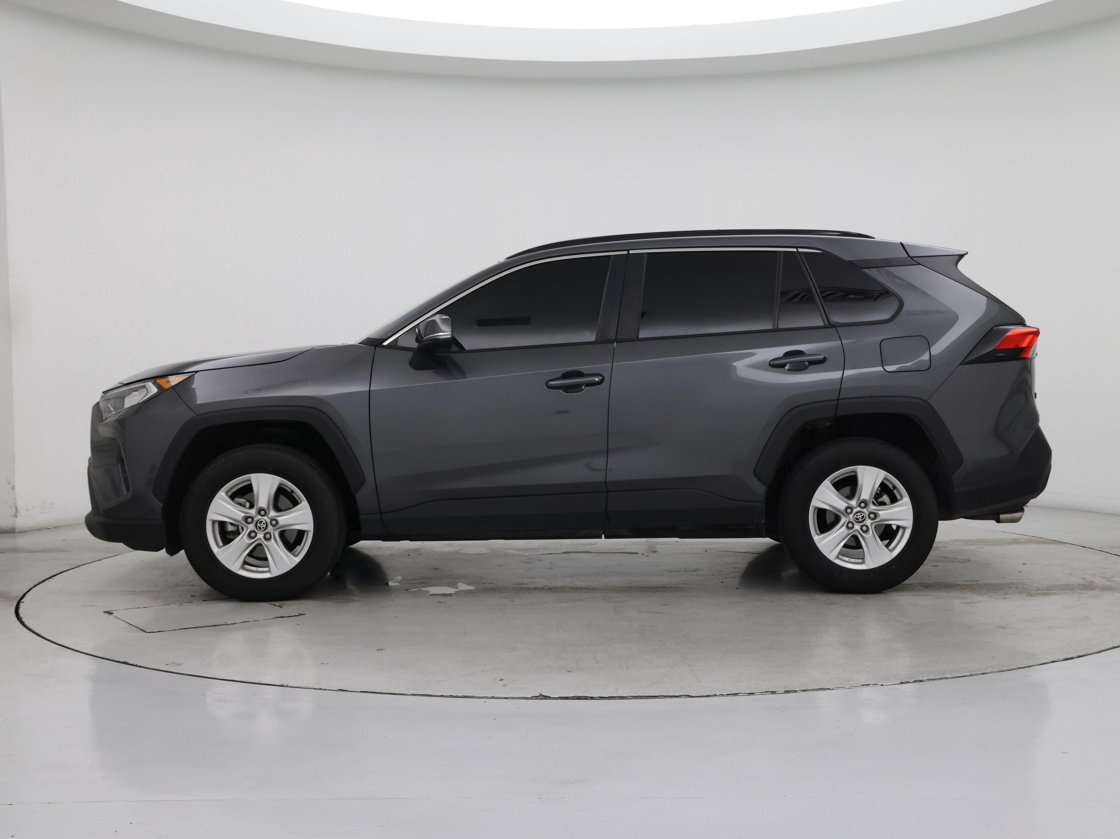 Thumbnail: 2021 Toyota RAV4 - 3