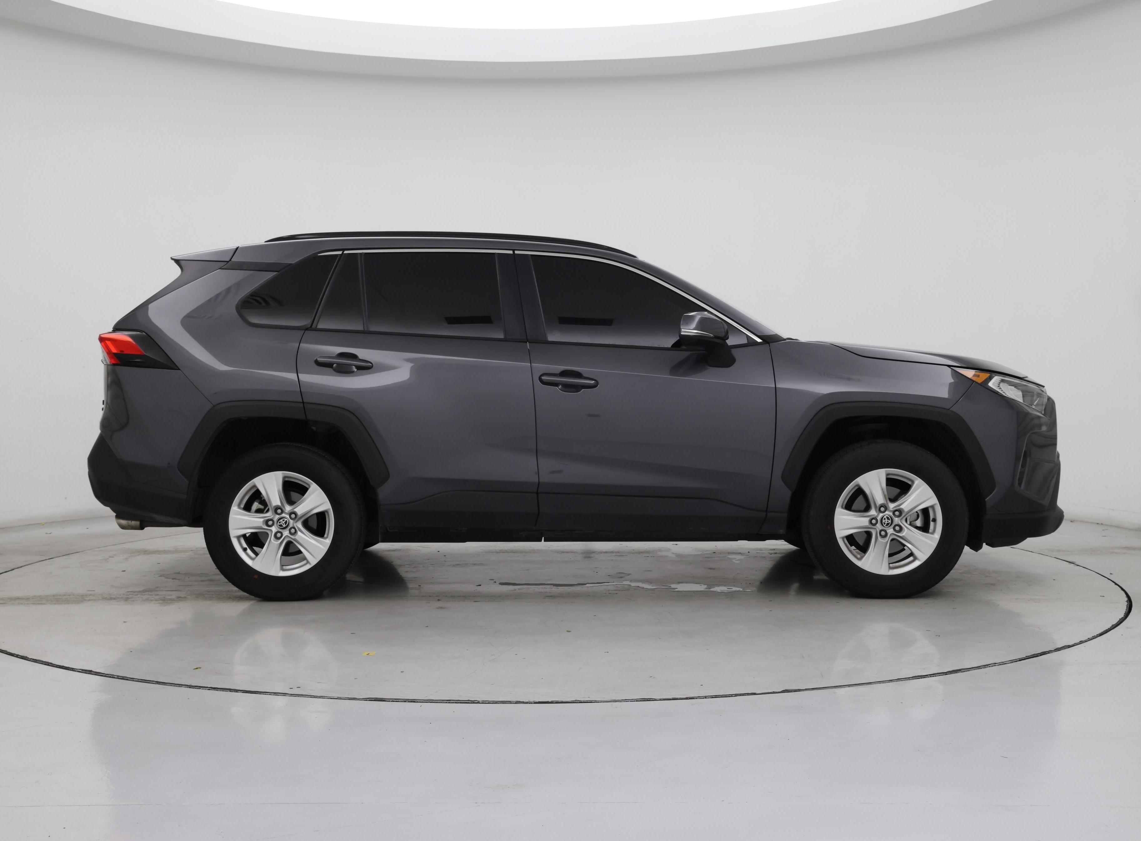 Thumbnail: 2021 Toyota RAV4 - 7