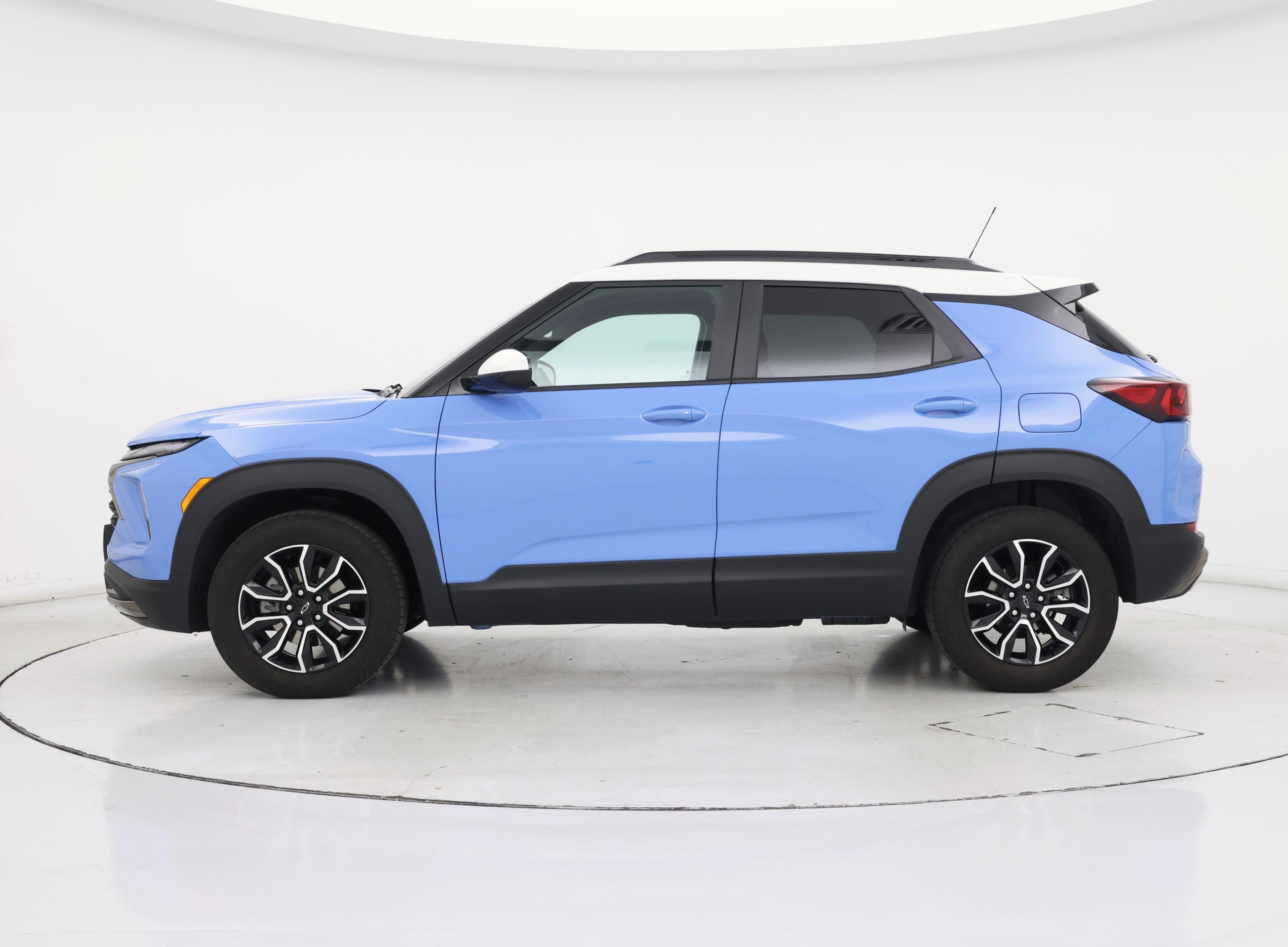 Thumbnail: 2024 Chevrolet TrailBlazer - 3