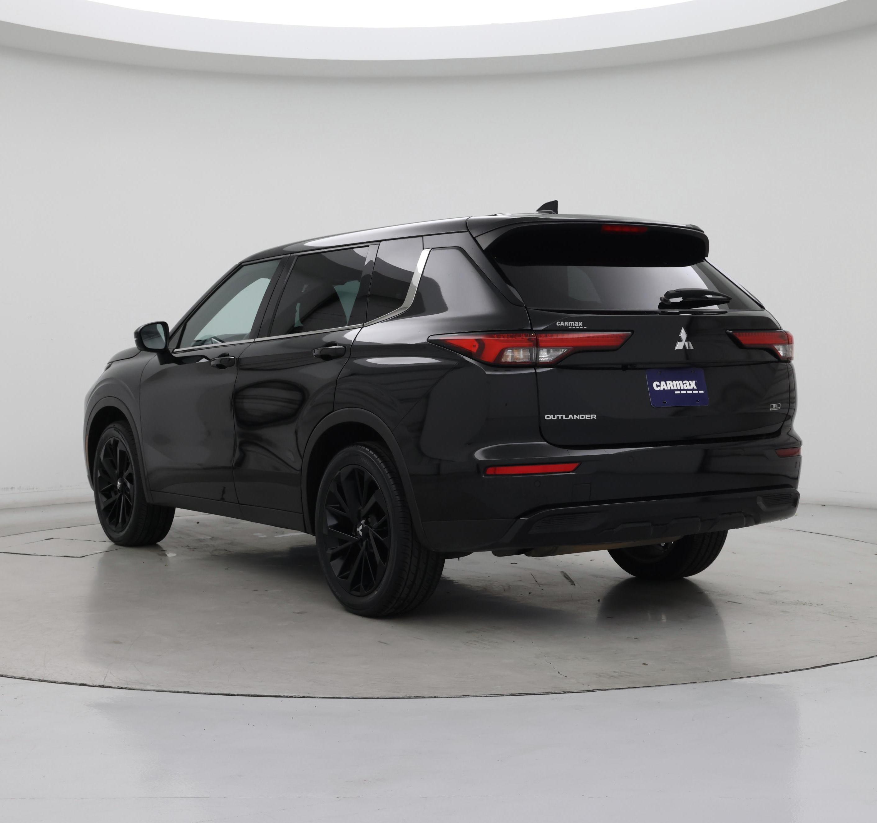 Thumbnail: 2023 Mitsubishi Outlander - 2