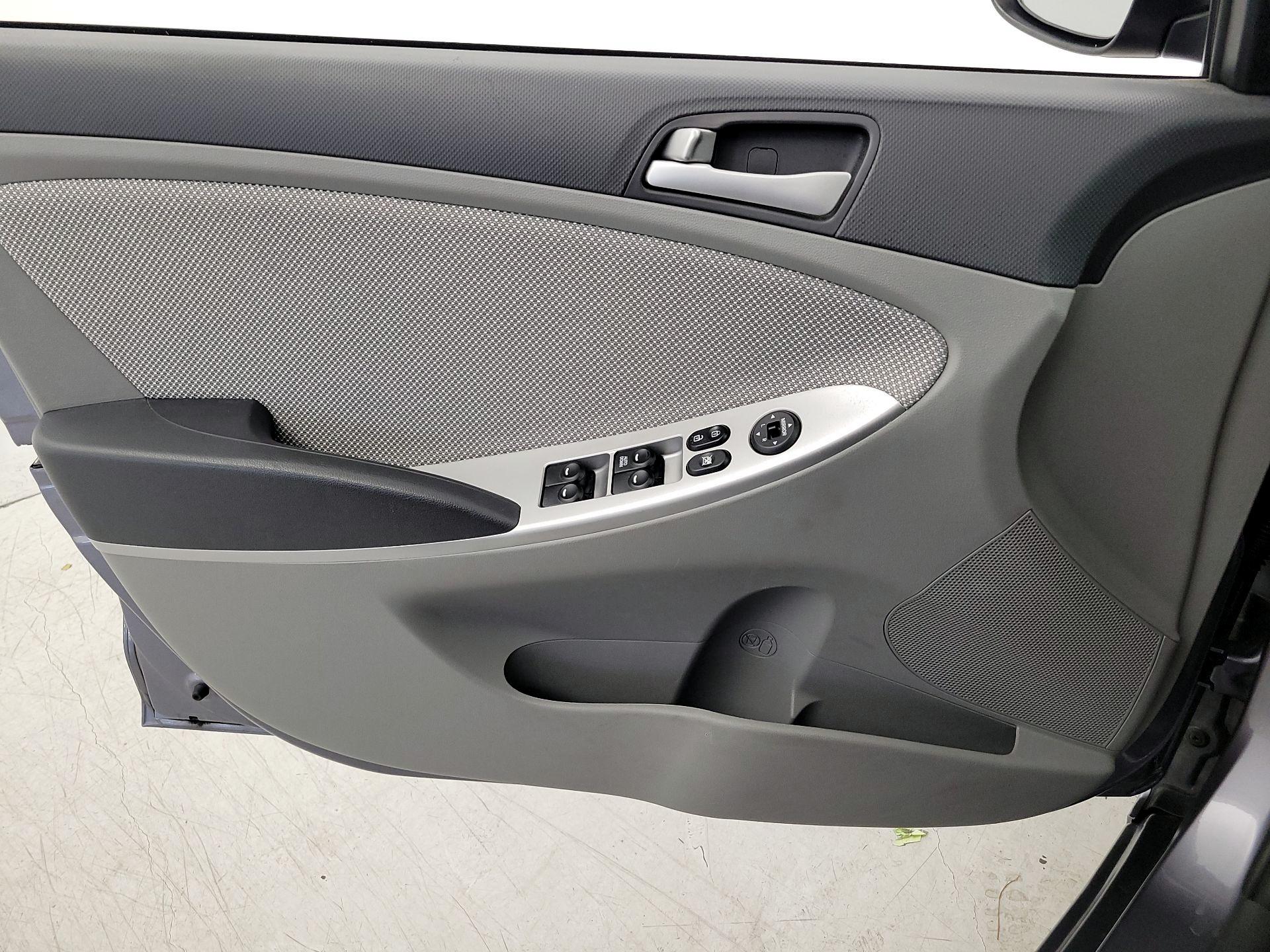 Thumbnail: 2013 Hyundai Accent - 12