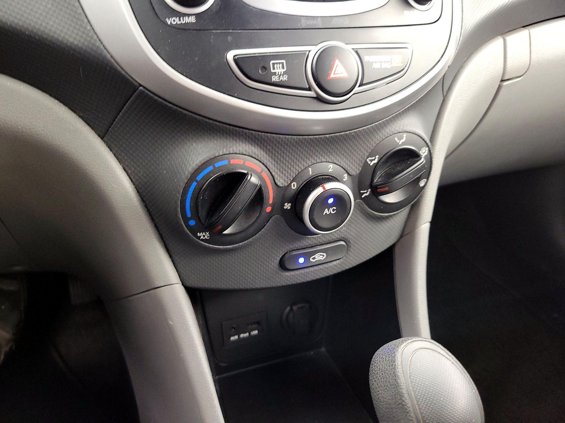 Thumbnail: 2013 Hyundai Accent - 15