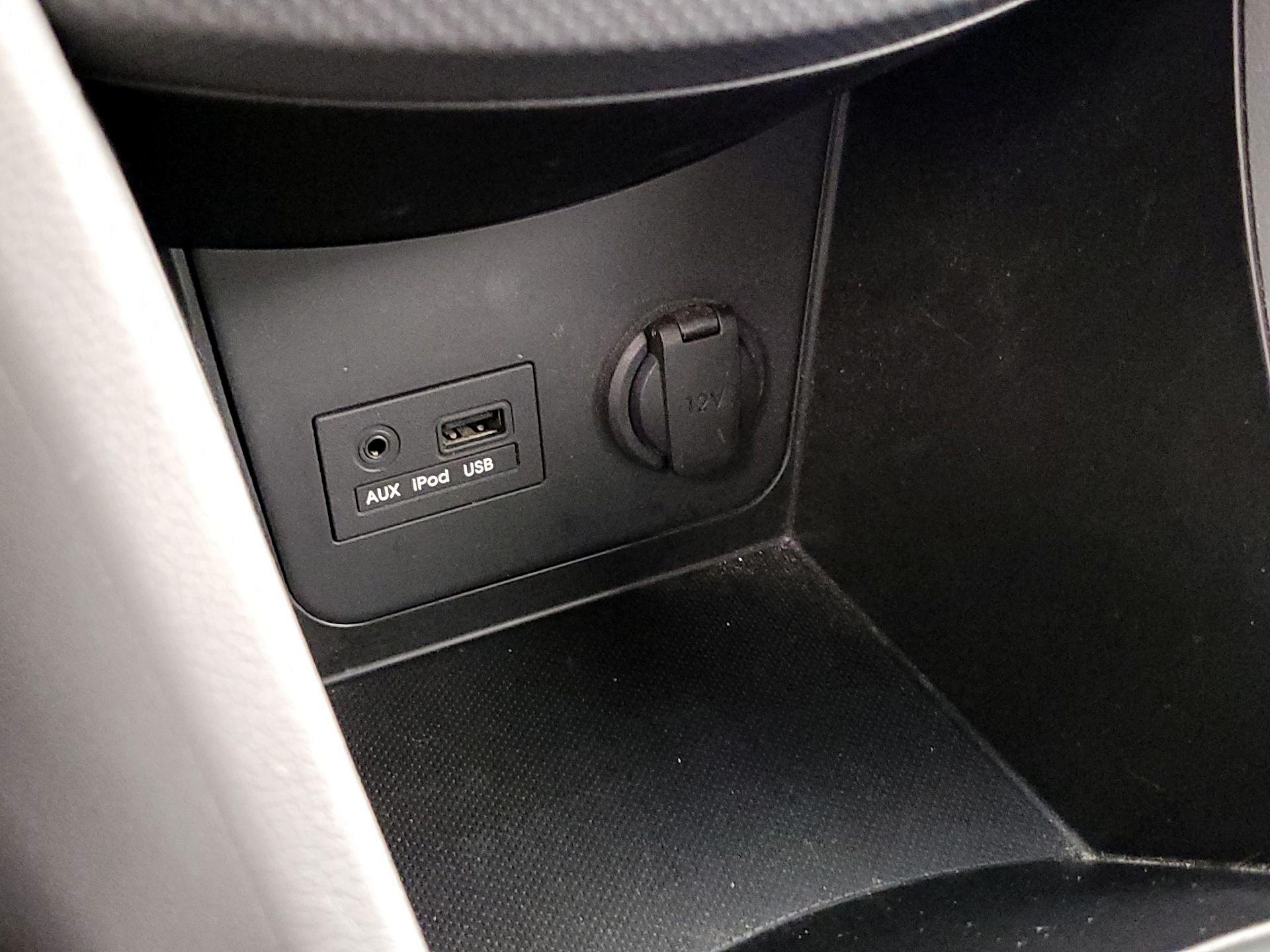 Thumbnail: 2013 Hyundai Accent - 17