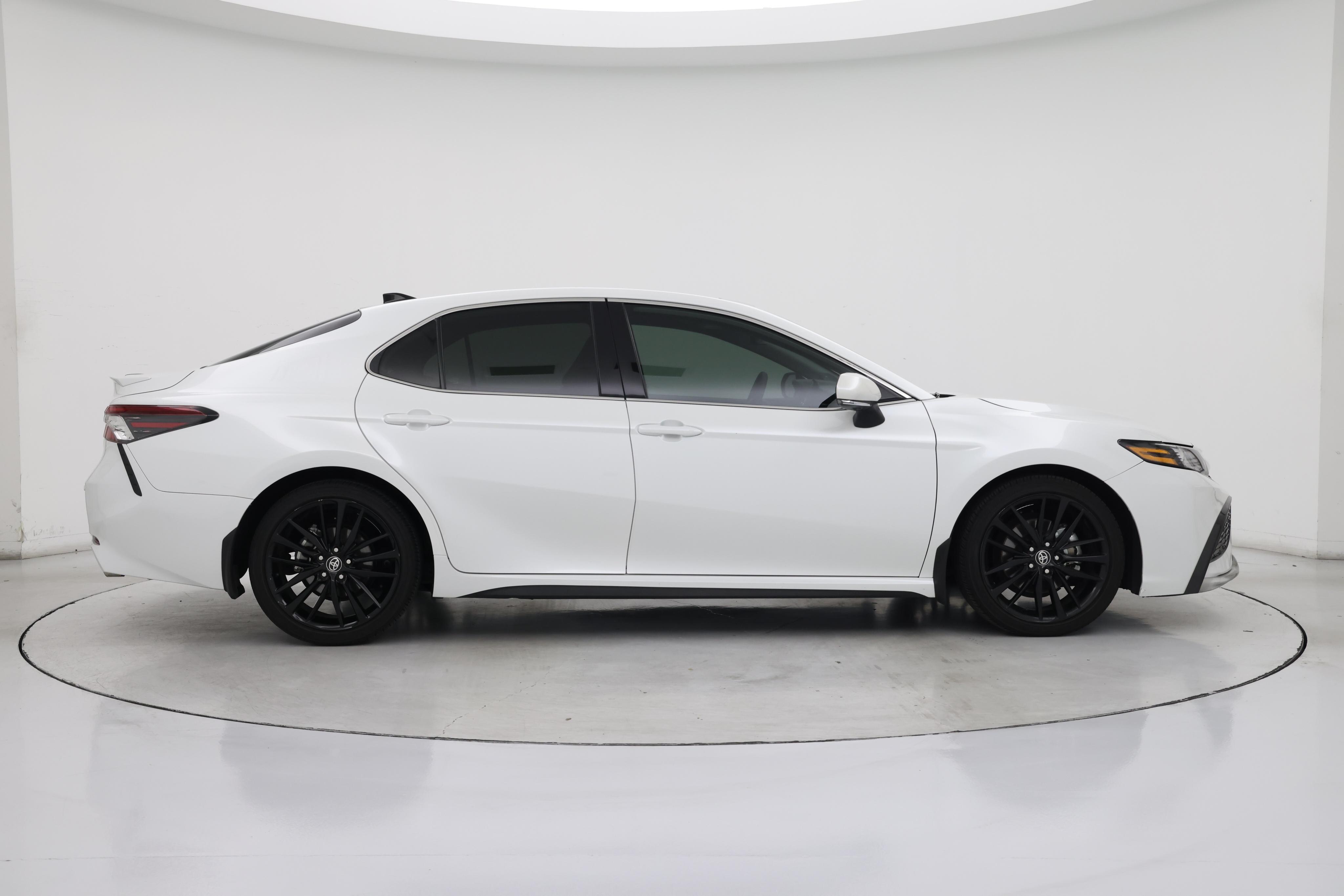 Thumbnail: 2021 Toyota Camry - 7